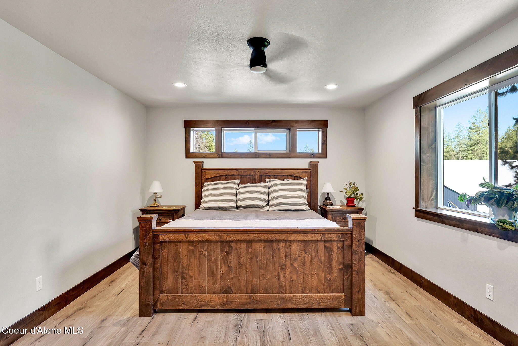 300 E SEASONS RD