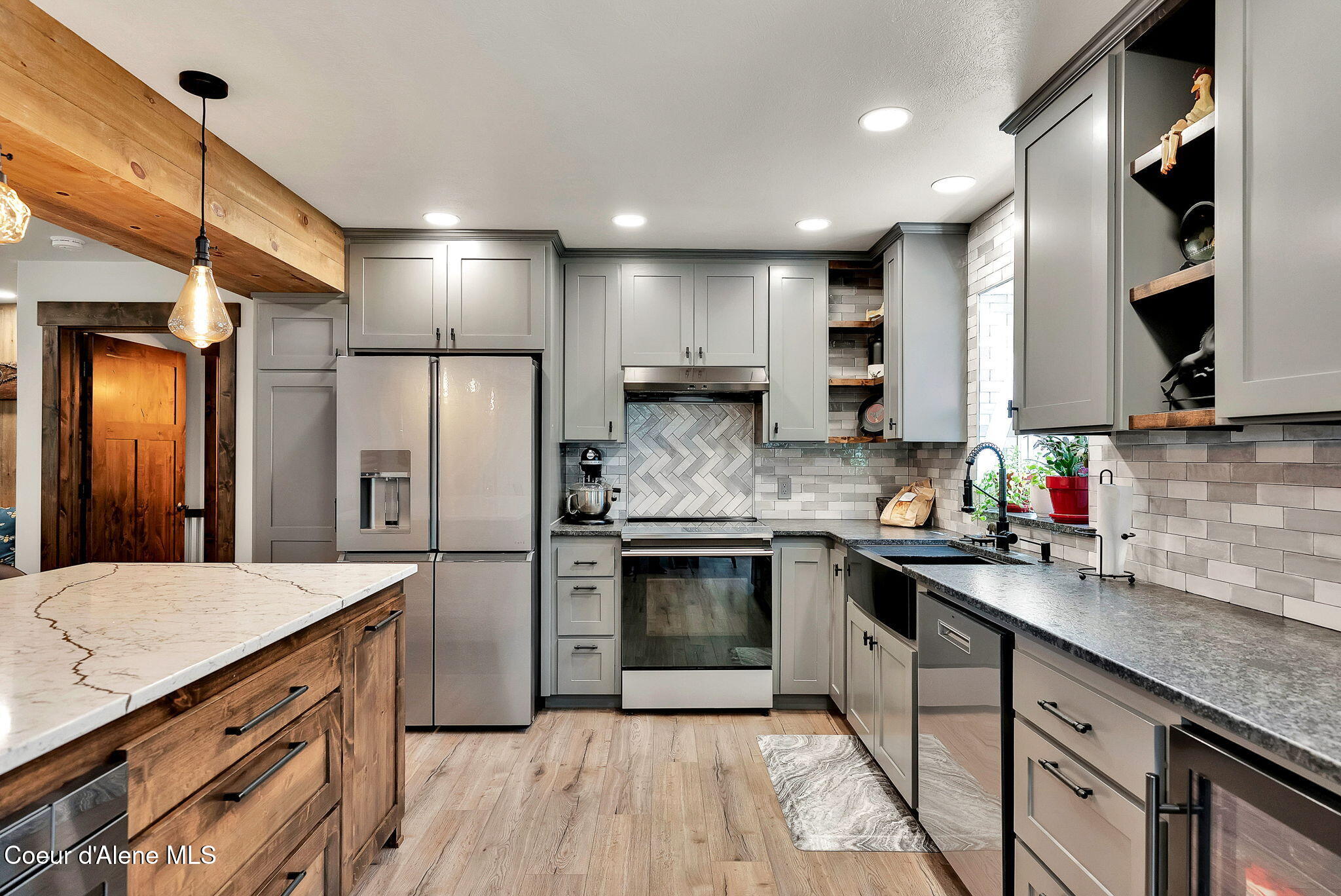 300 E SEASONS RD