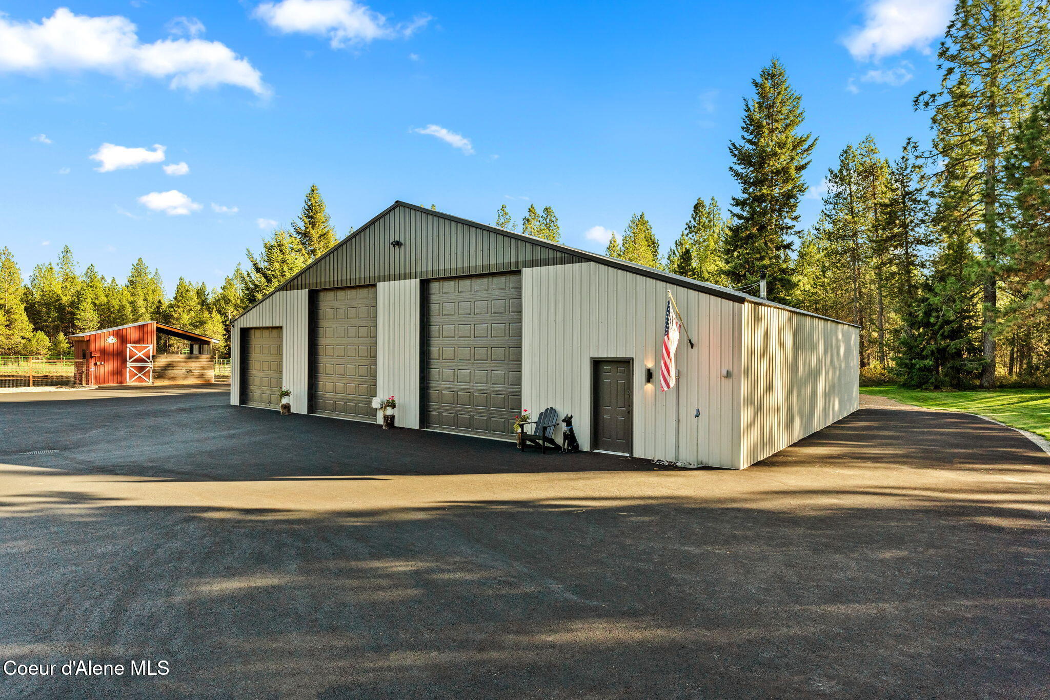 300 E SEASONS RD