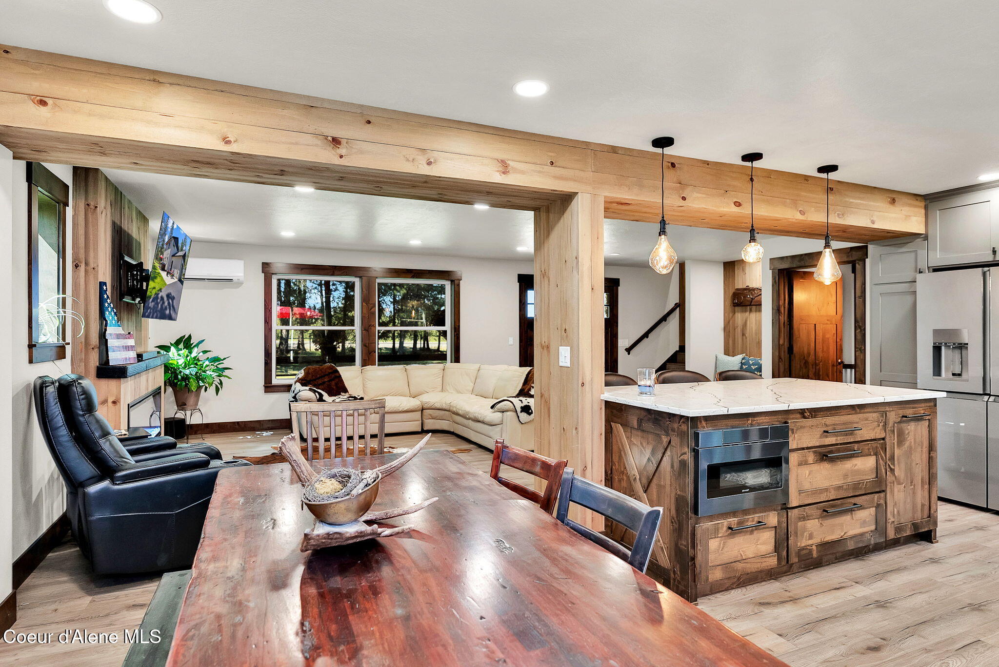 300 E SEASONS RD