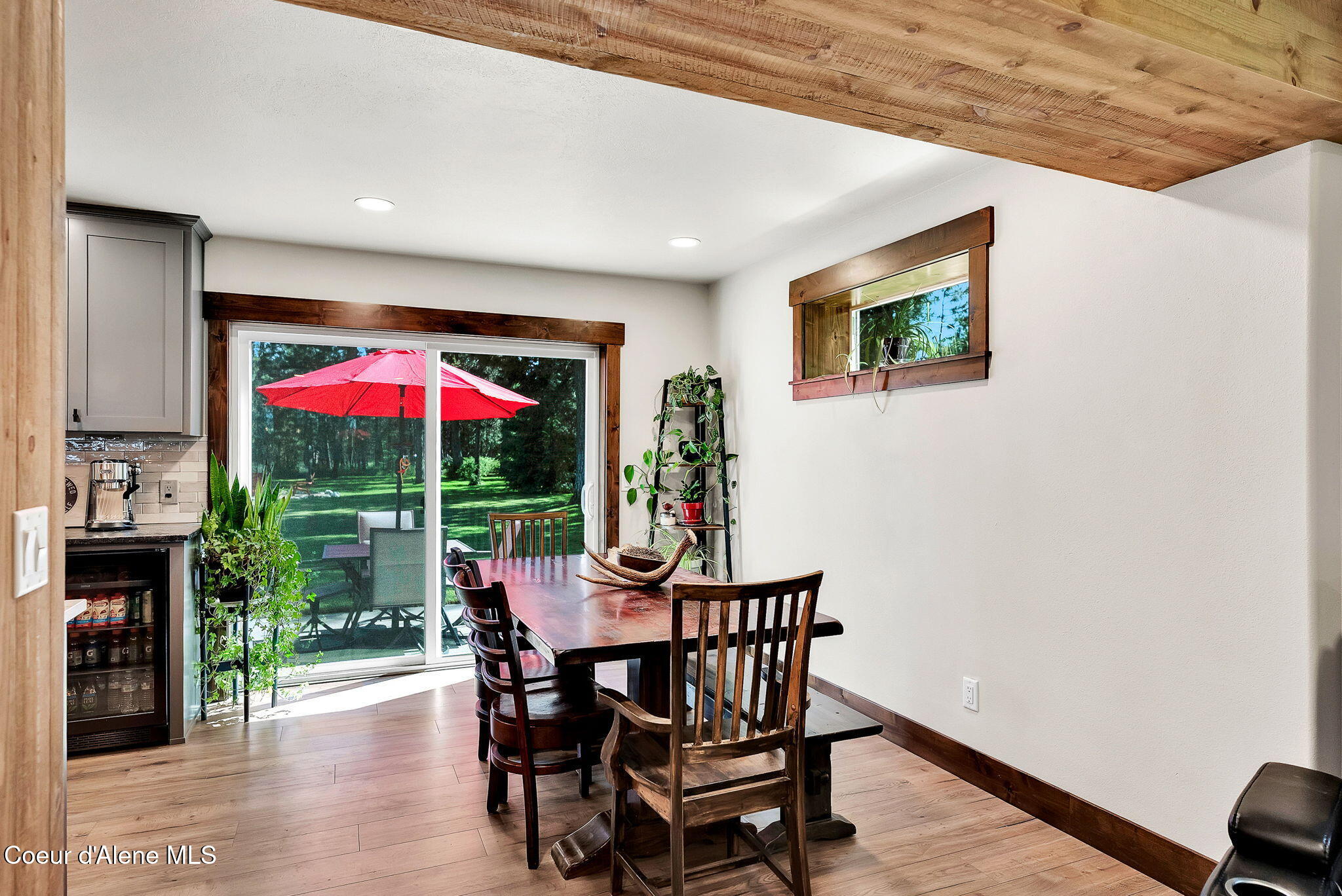 300 E SEASONS RD