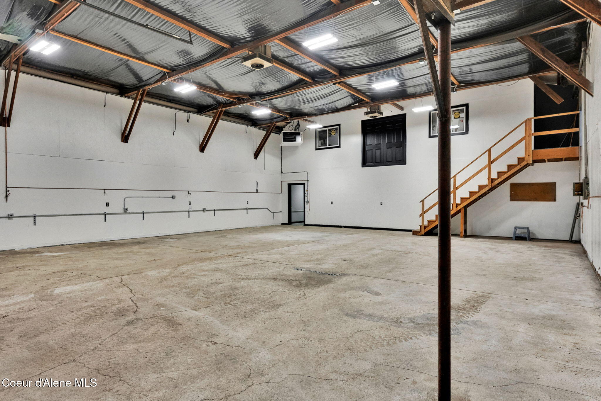 2315 N HIGHWAY 41