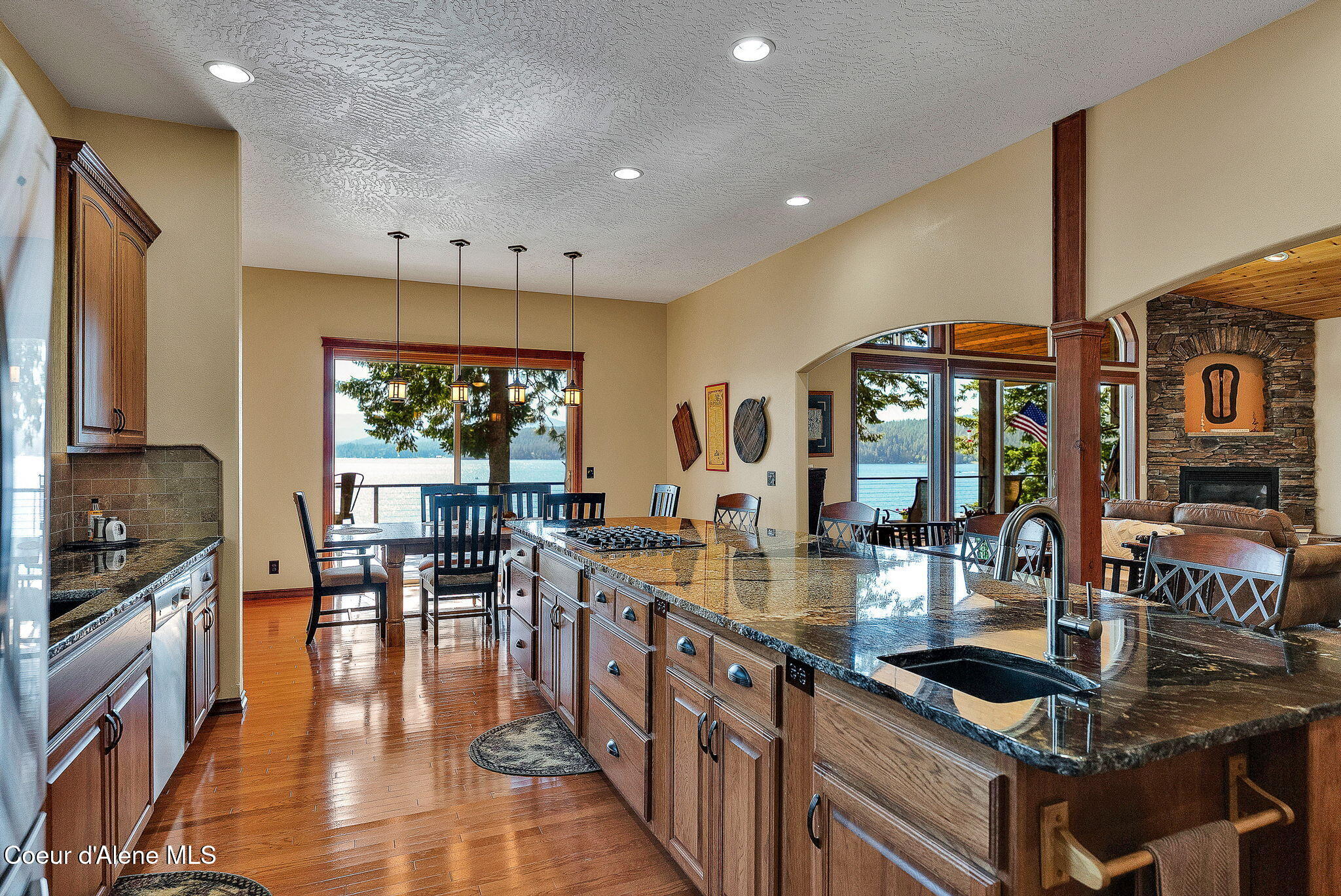 7404 S PANORAMA VIEW DR