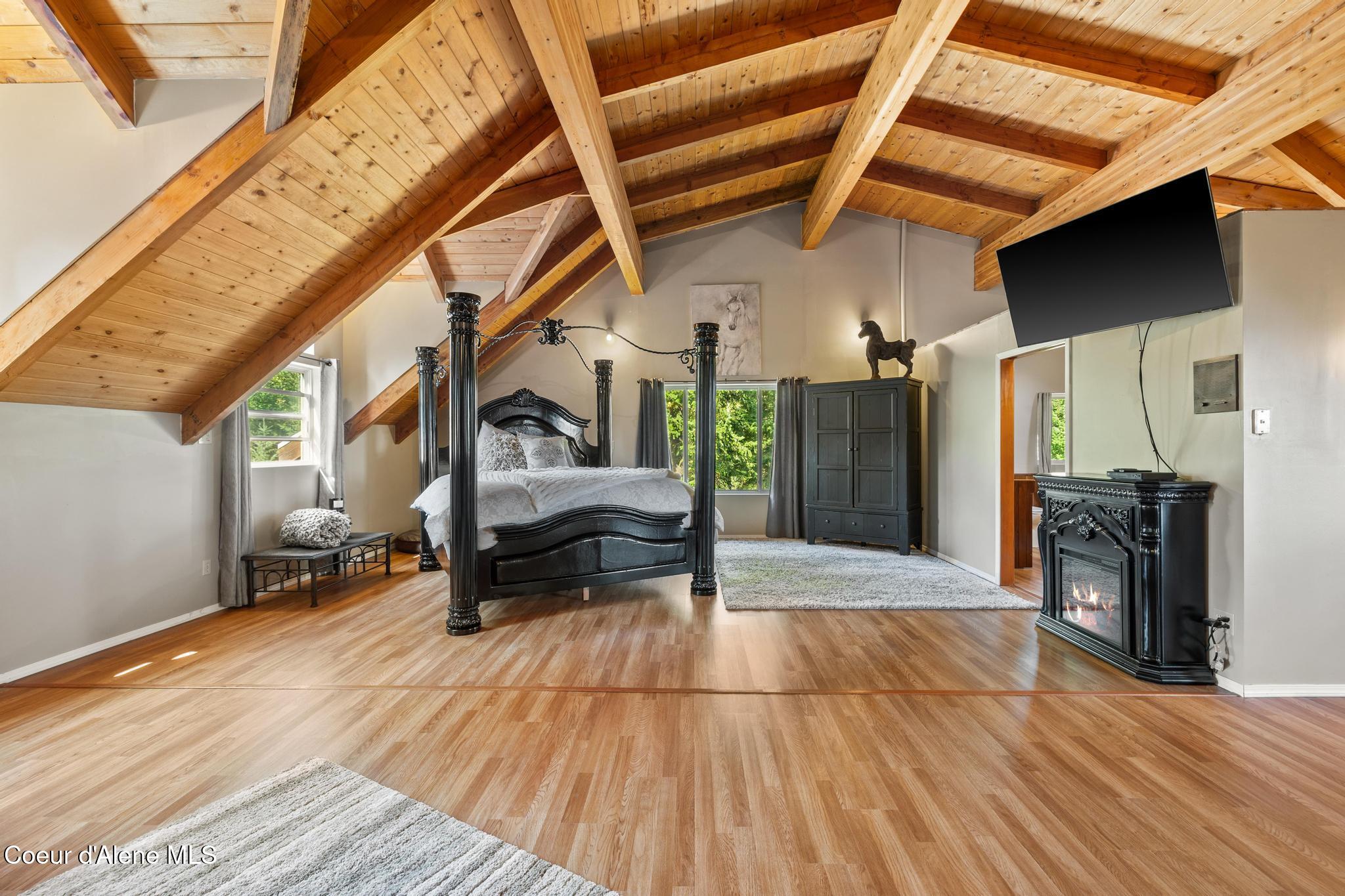 299 OAK TERRACE CREEK