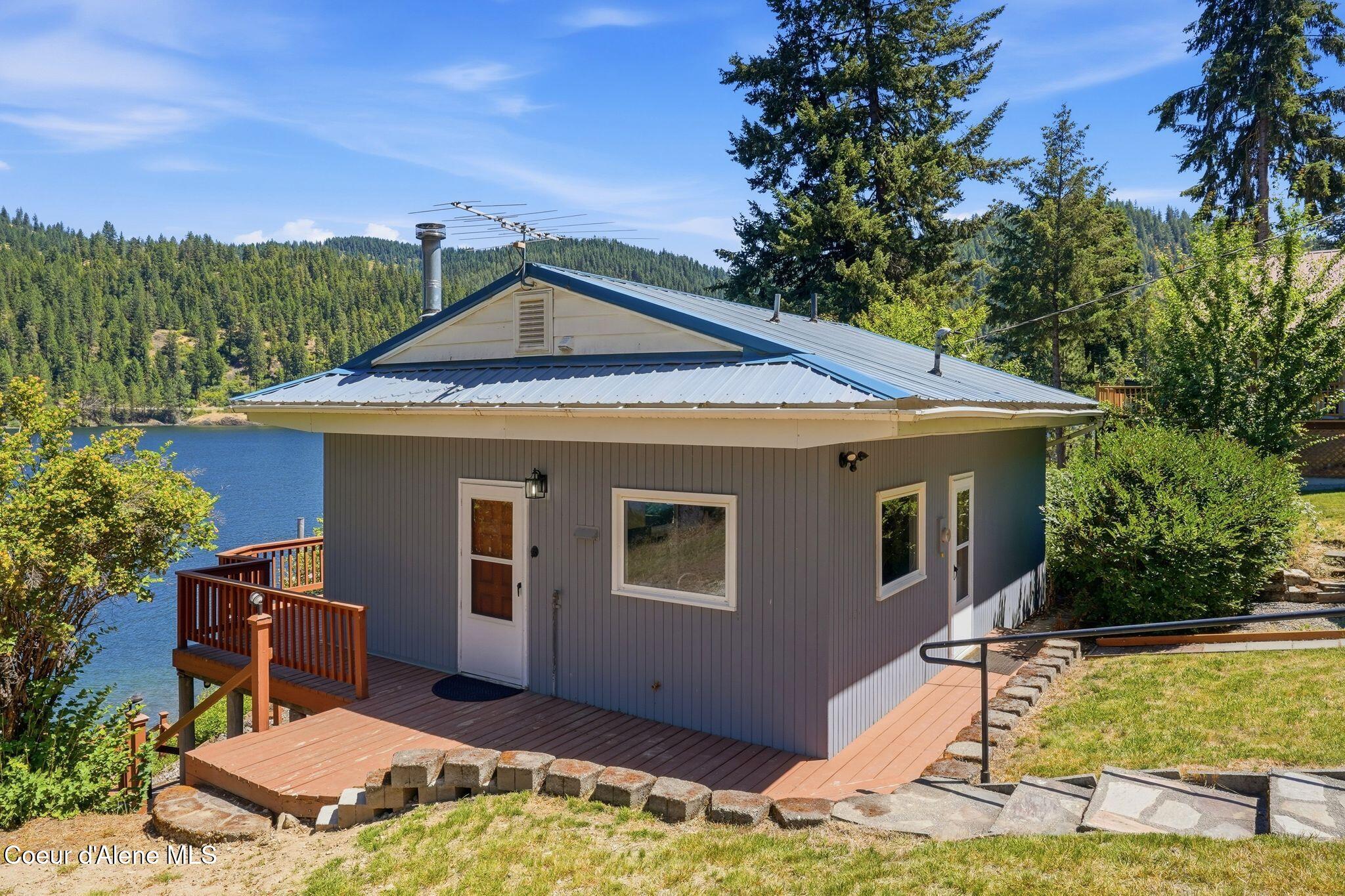 62766 S POWDERHORN BAY RD
