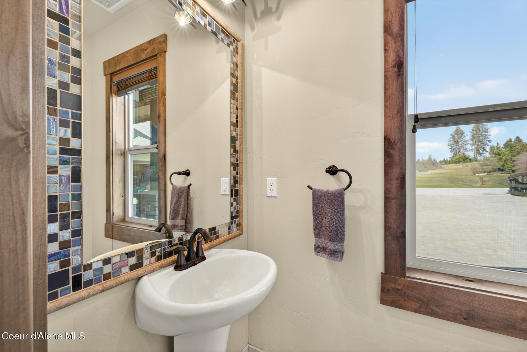 3358 E LEEBOWE CT