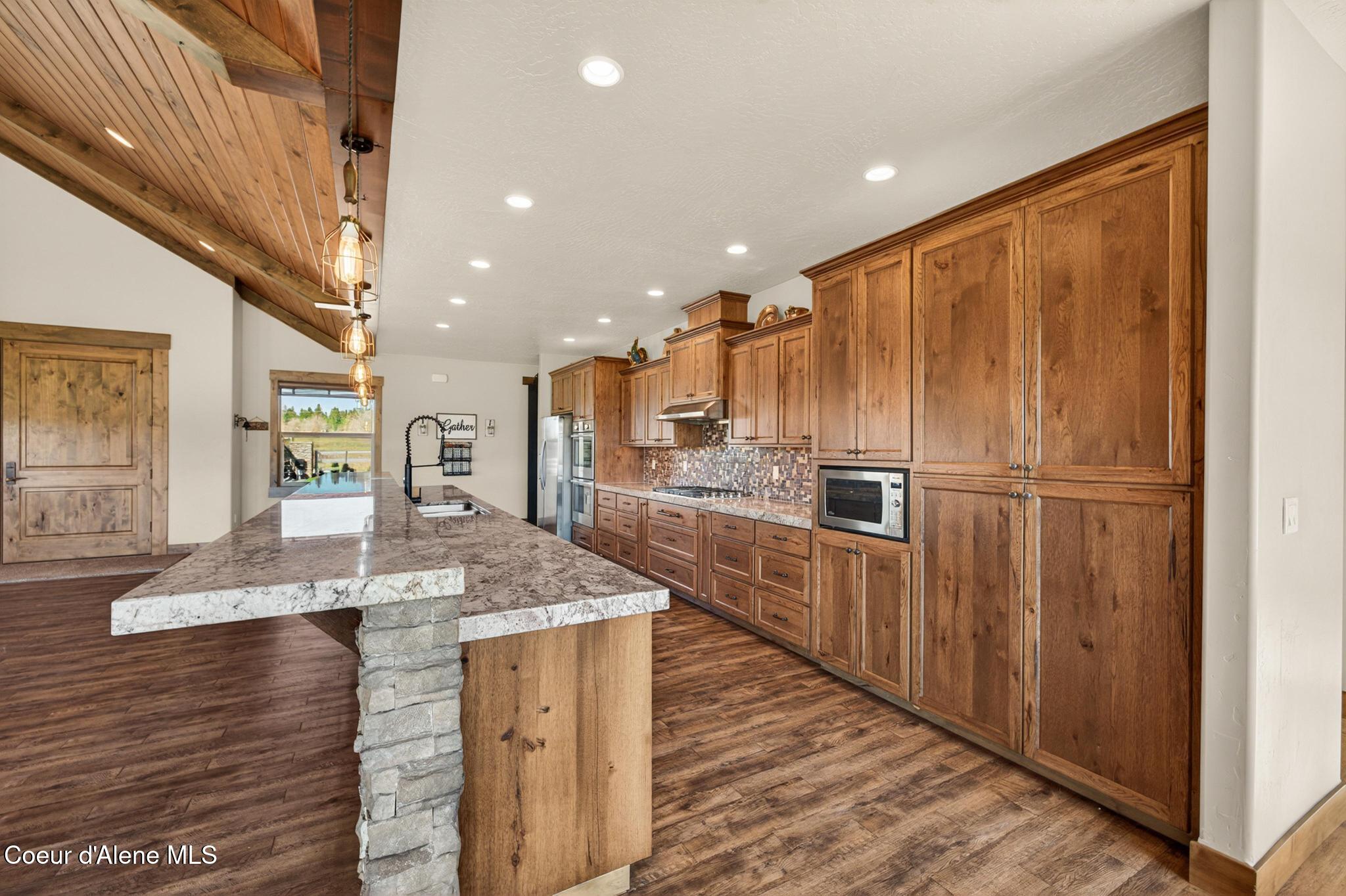 3358 E LEEBOWE CT