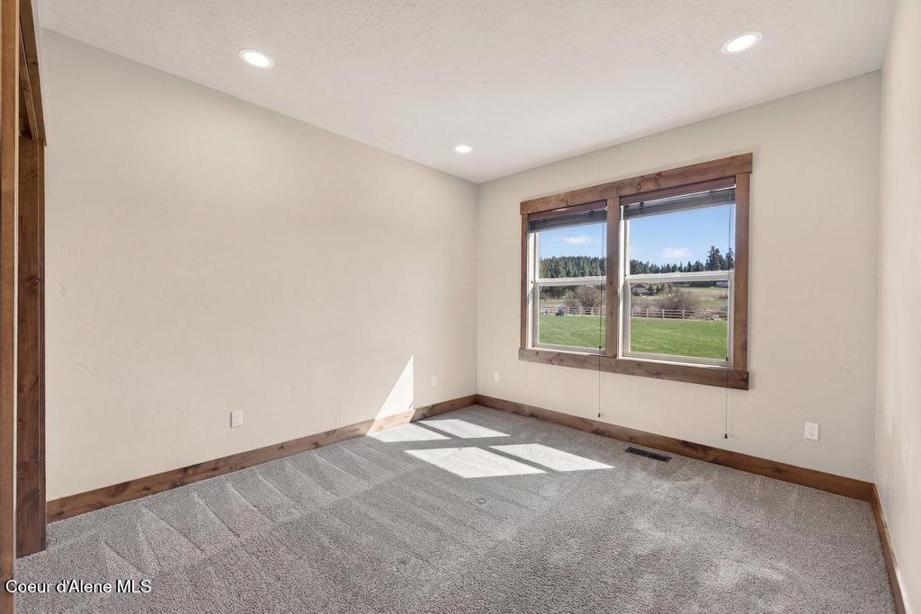 3358 E LEEBOWE CT