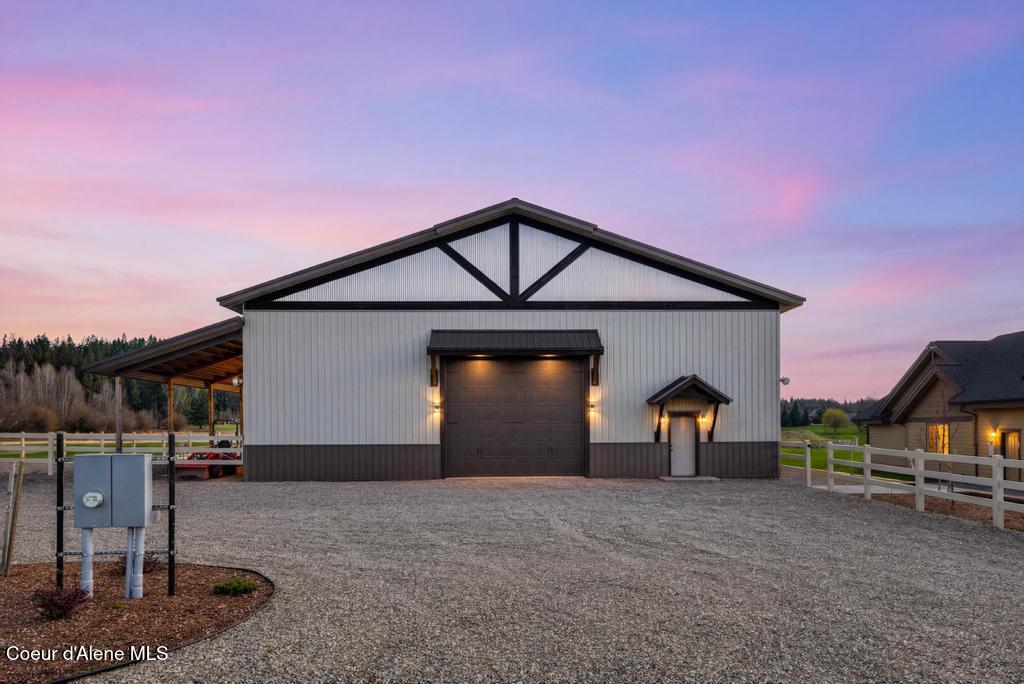 3358 E LEEBOWE CT