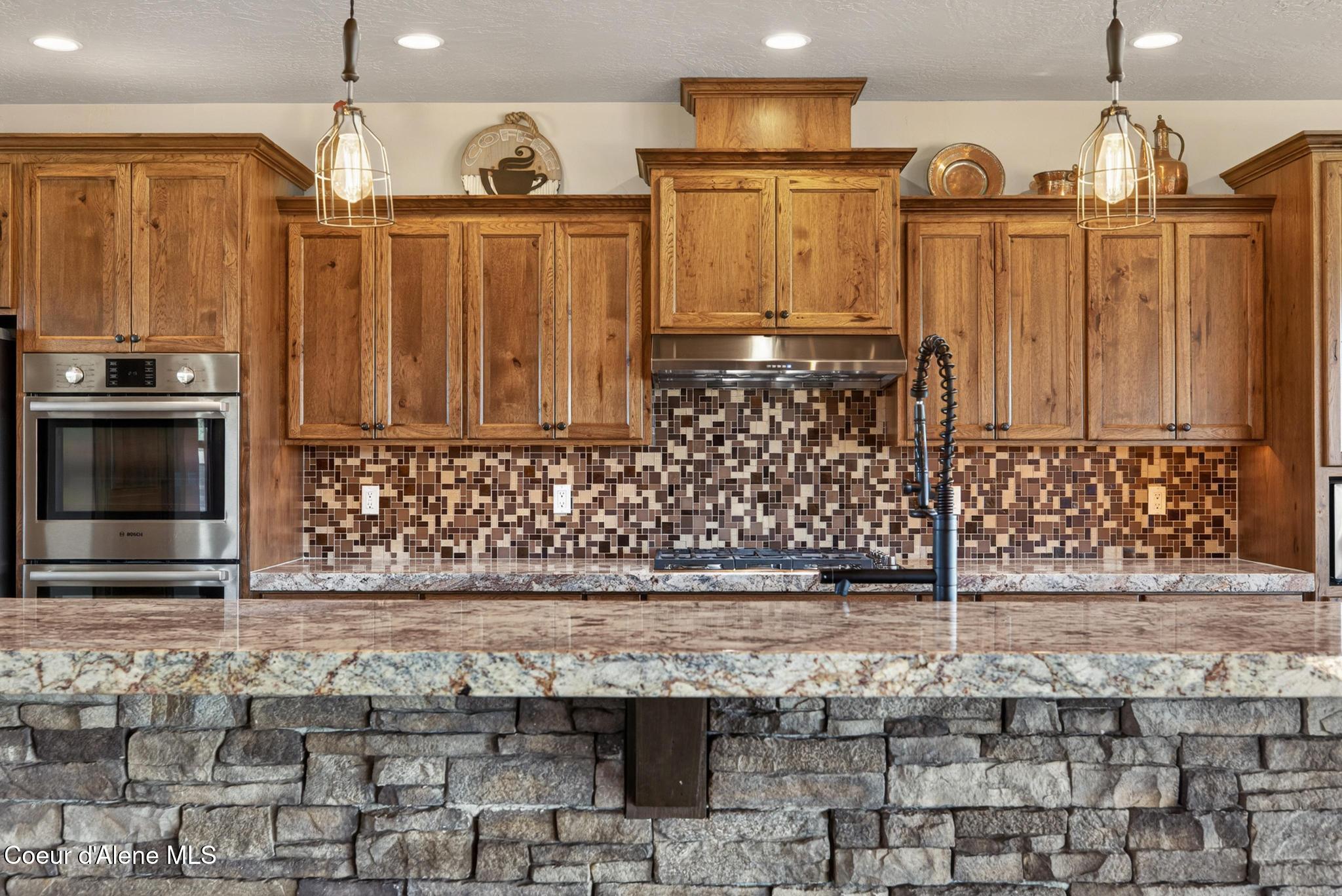 3358 E LEEBOWE CT