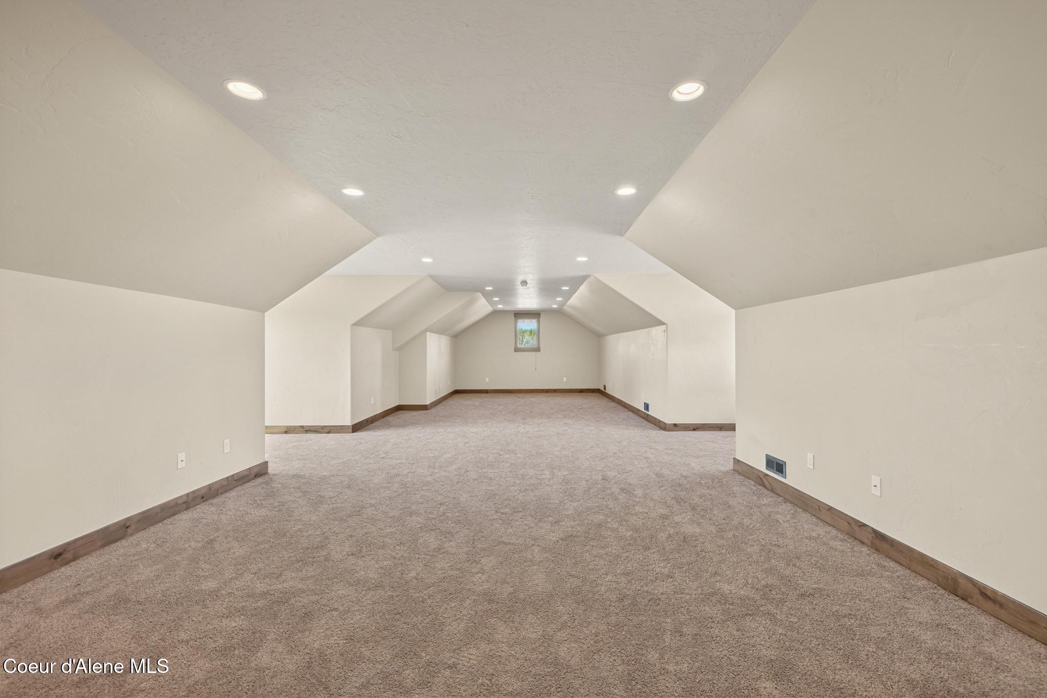 3358 E LEEBOWE CT