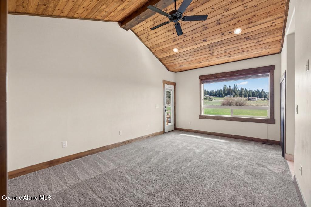 3358 E LEEBOWE CT
