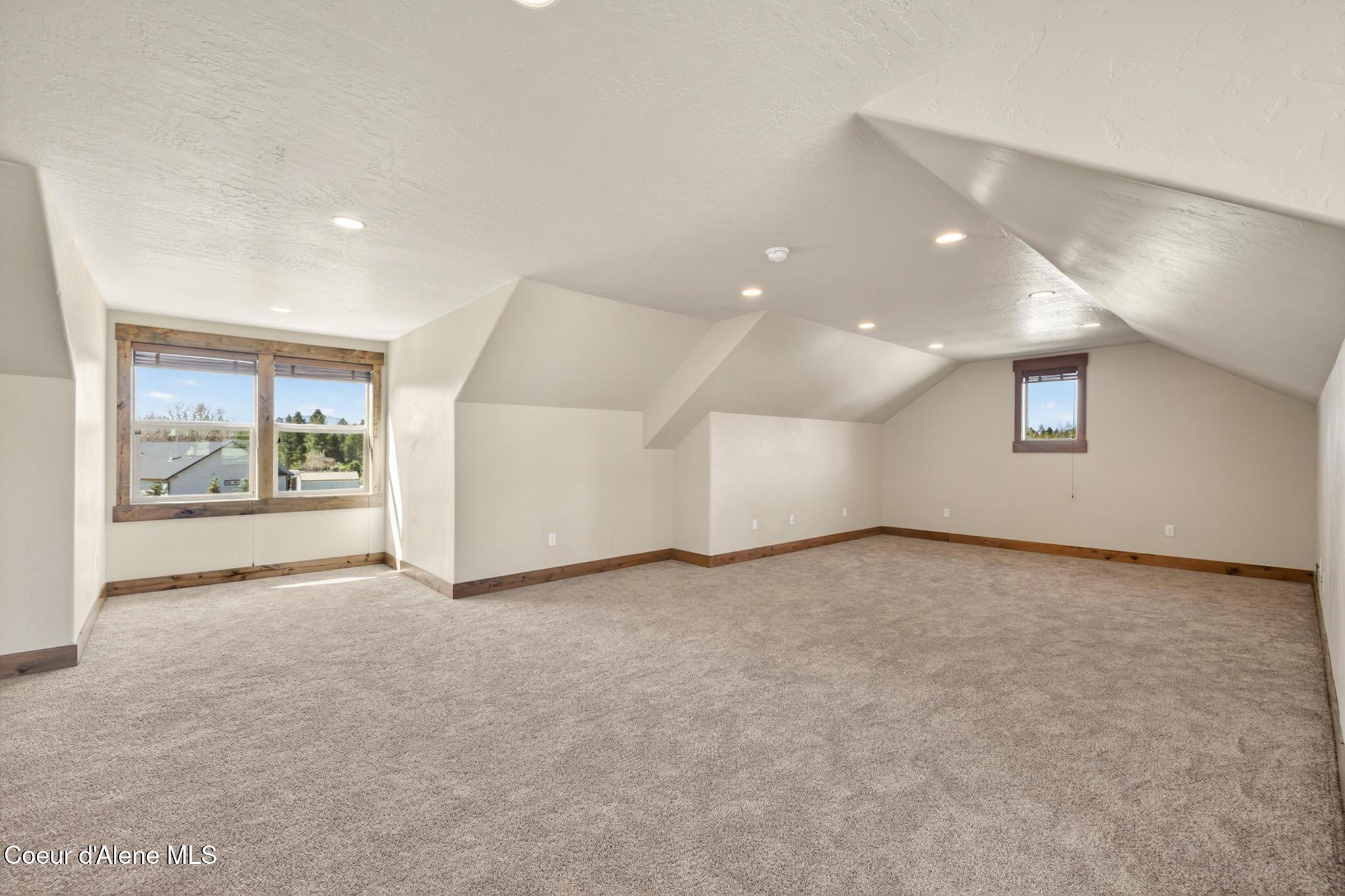 3358 E LEEBOWE CT
