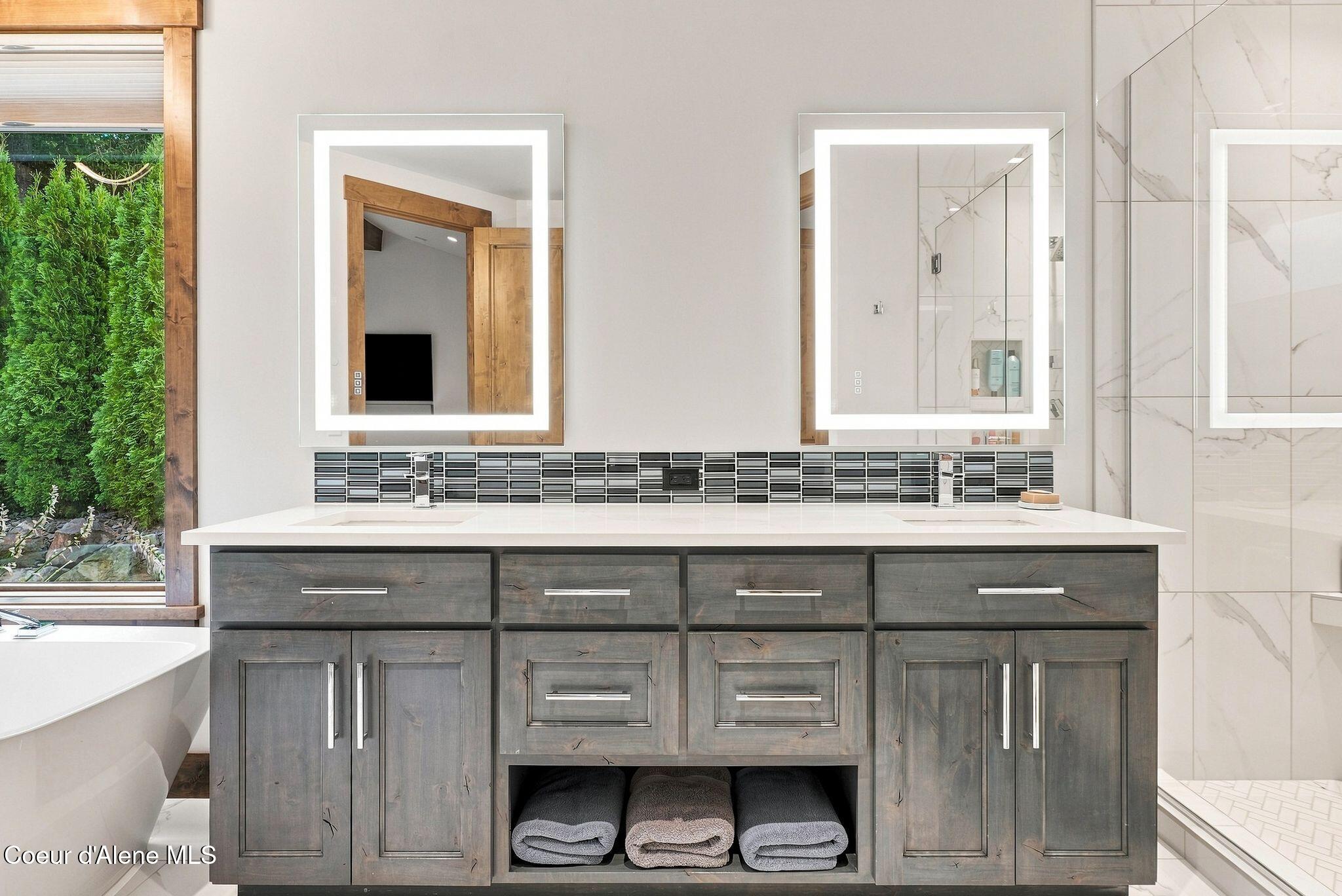 3503 E WINRAY DR