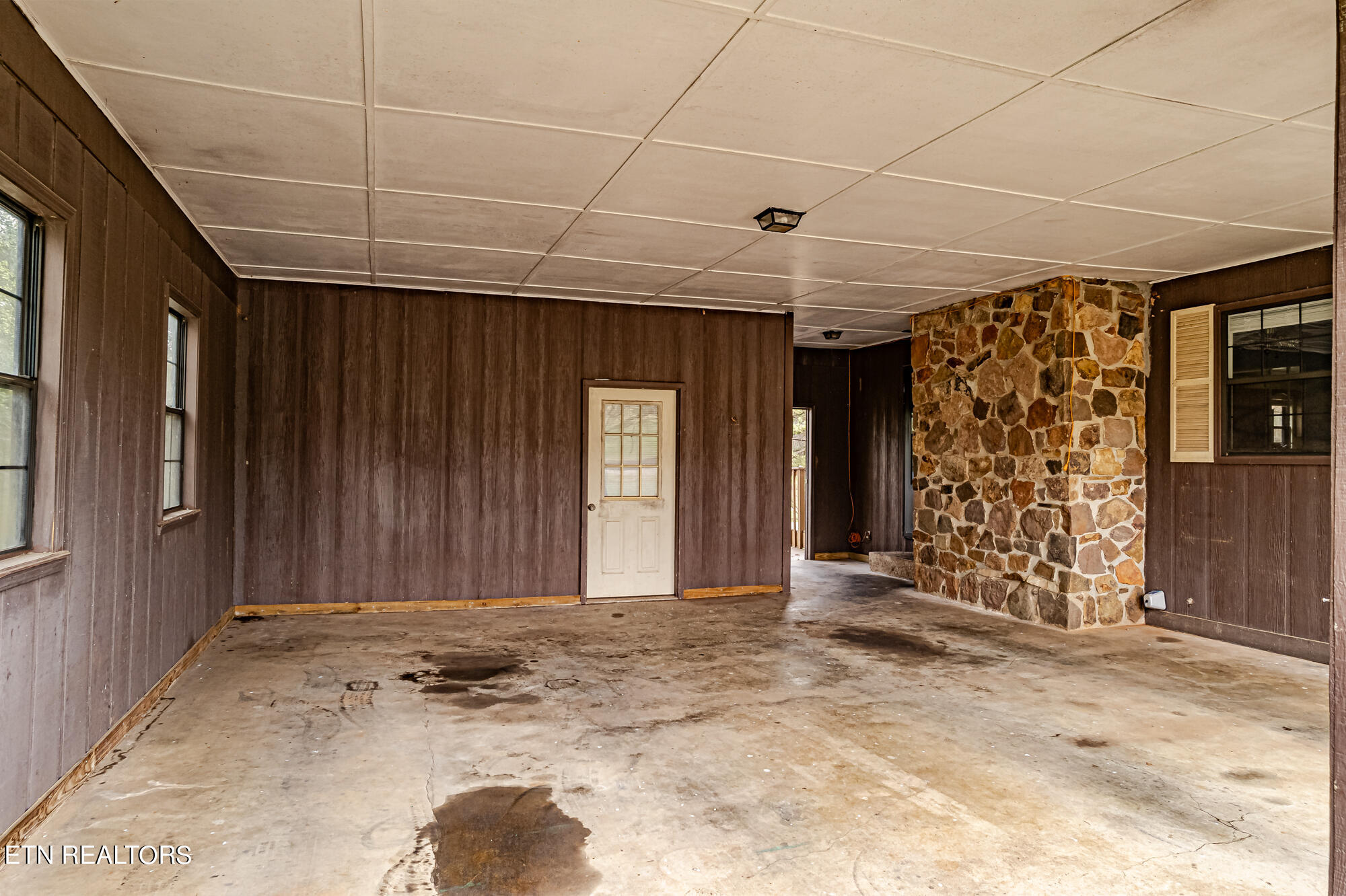 218 Meadow Brook Rd