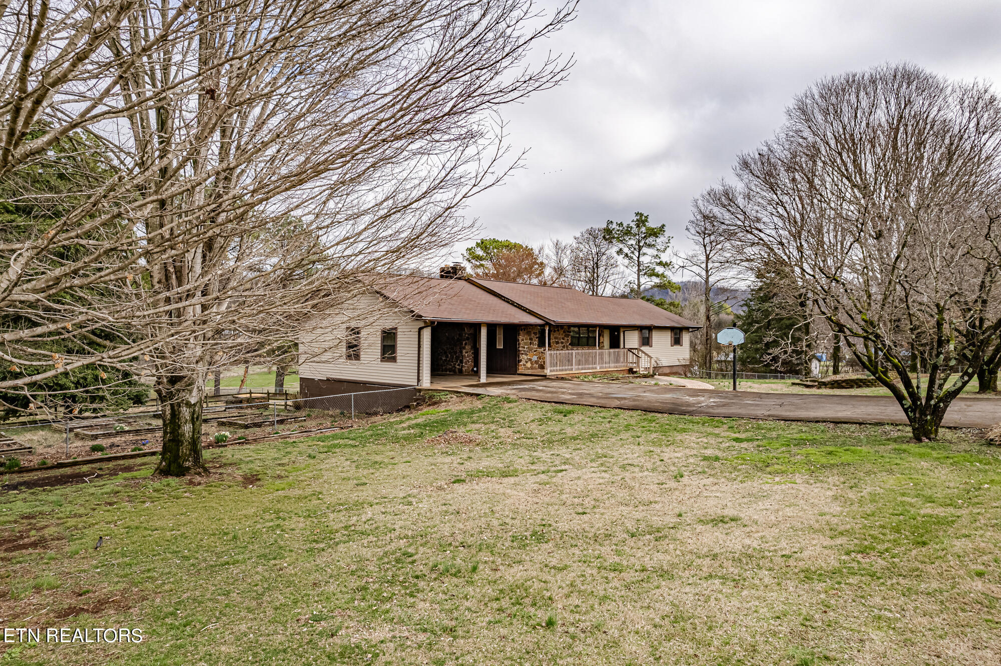 218 Meadow Brook Rd
