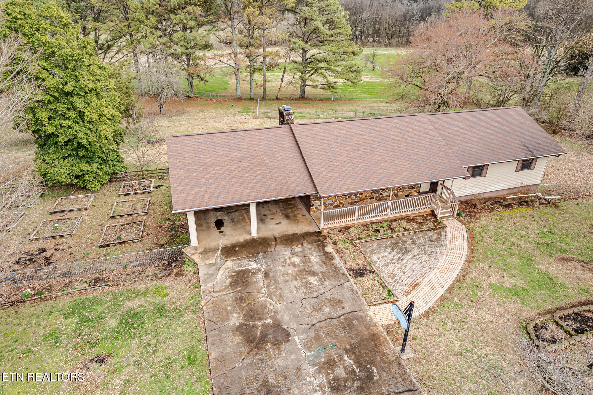 218 Meadow Brook Rd