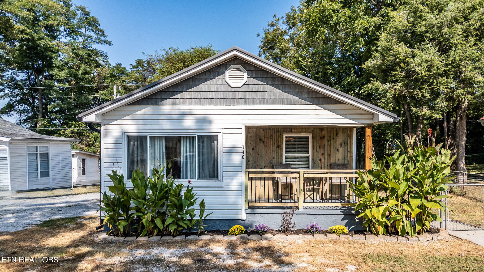 140 W Watt St