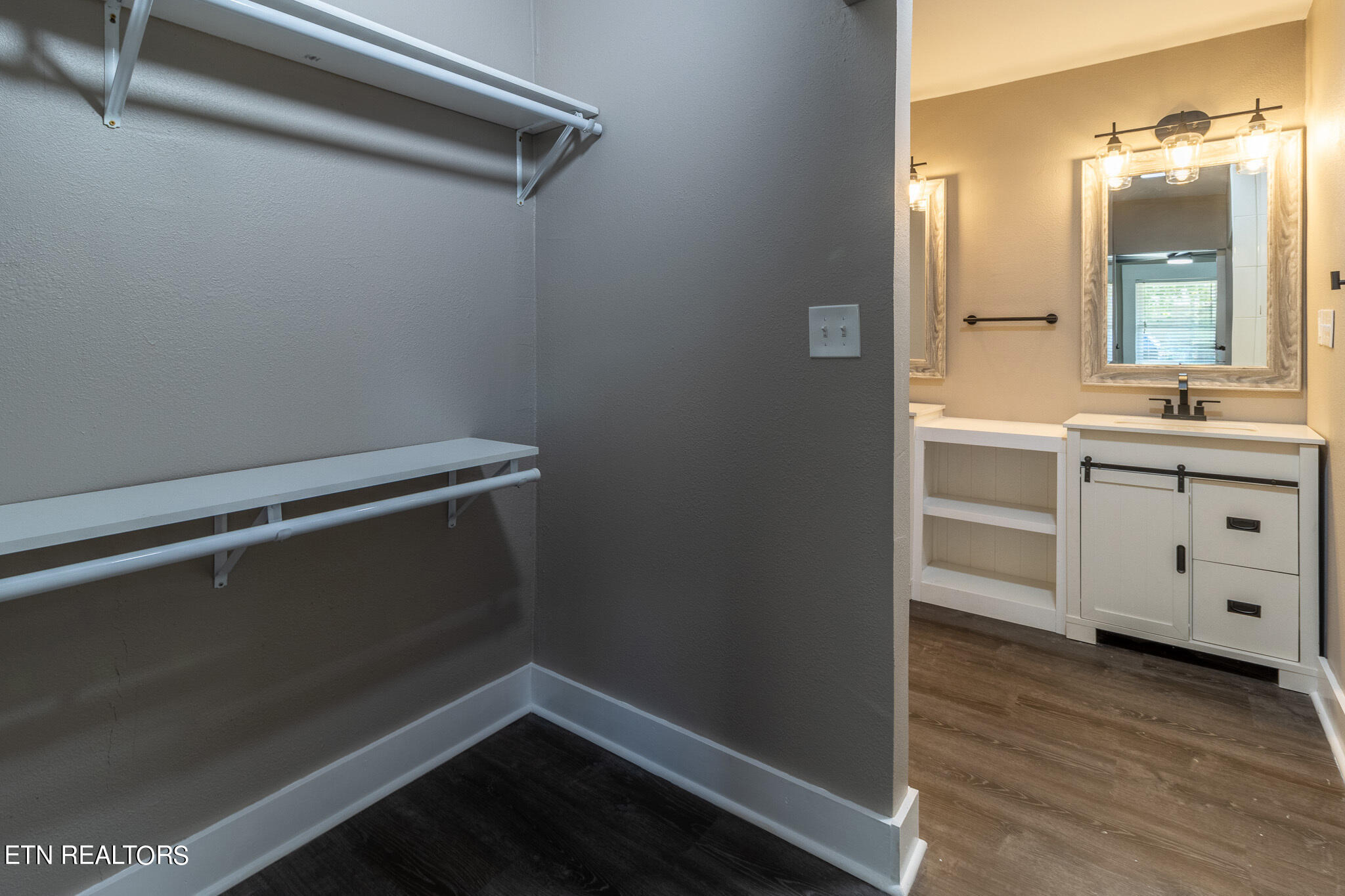 140 W Watt St