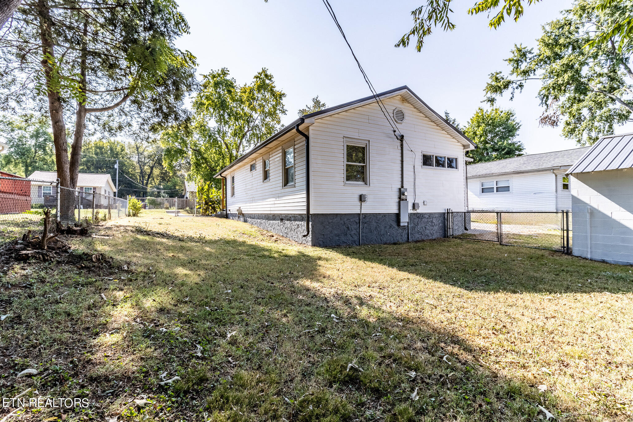 140 W Watt St