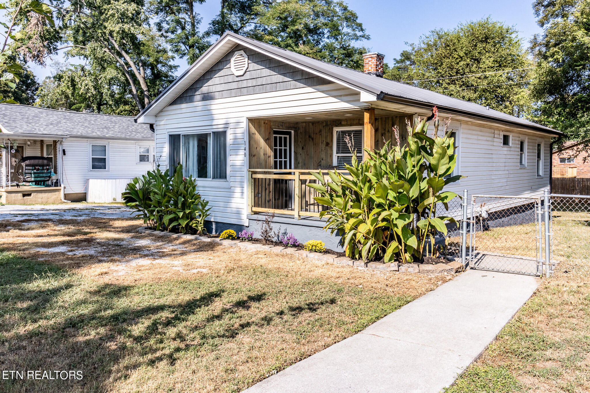 140 W Watt St