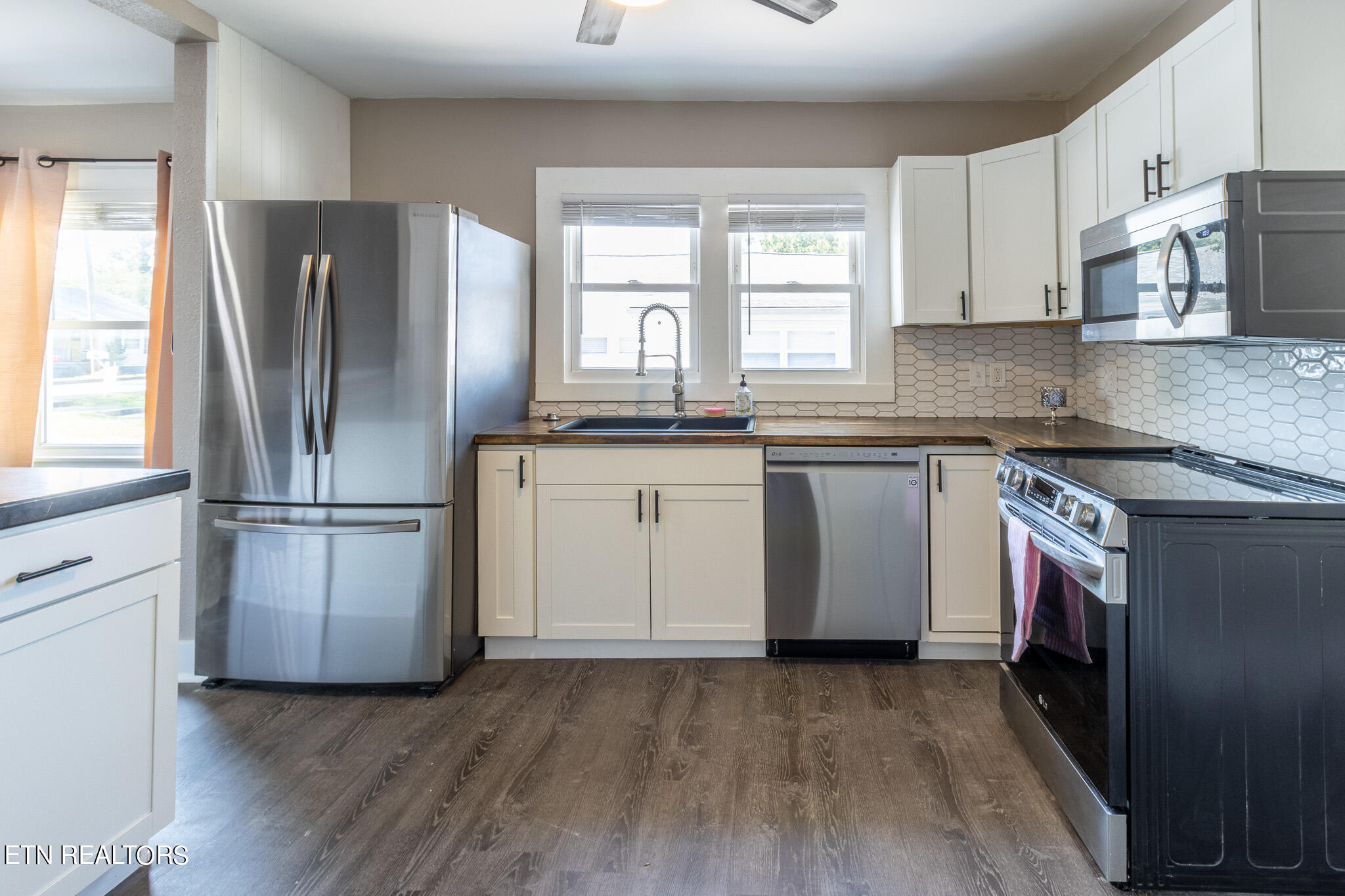 140 W Watt St