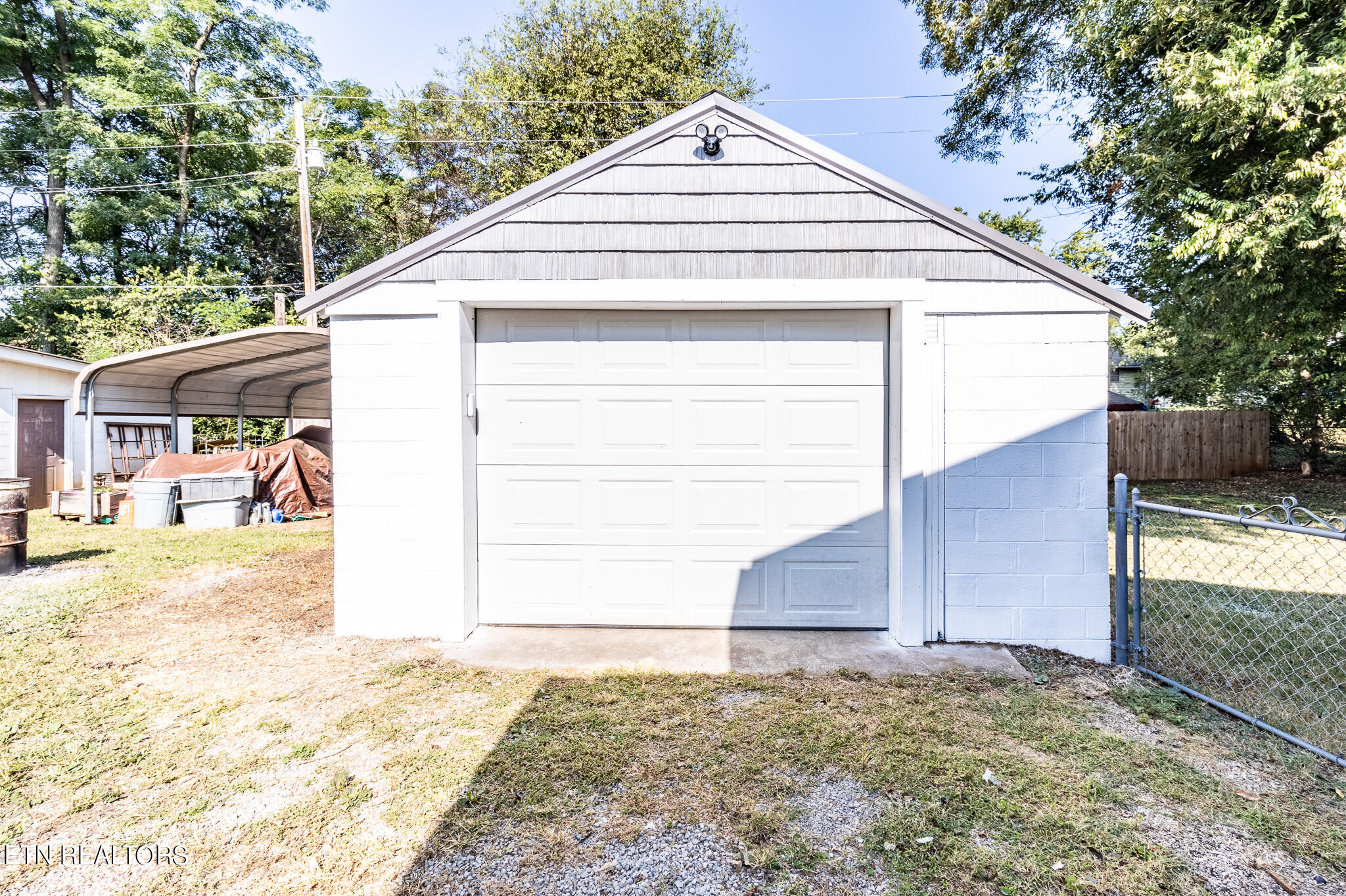 140 W Watt St
