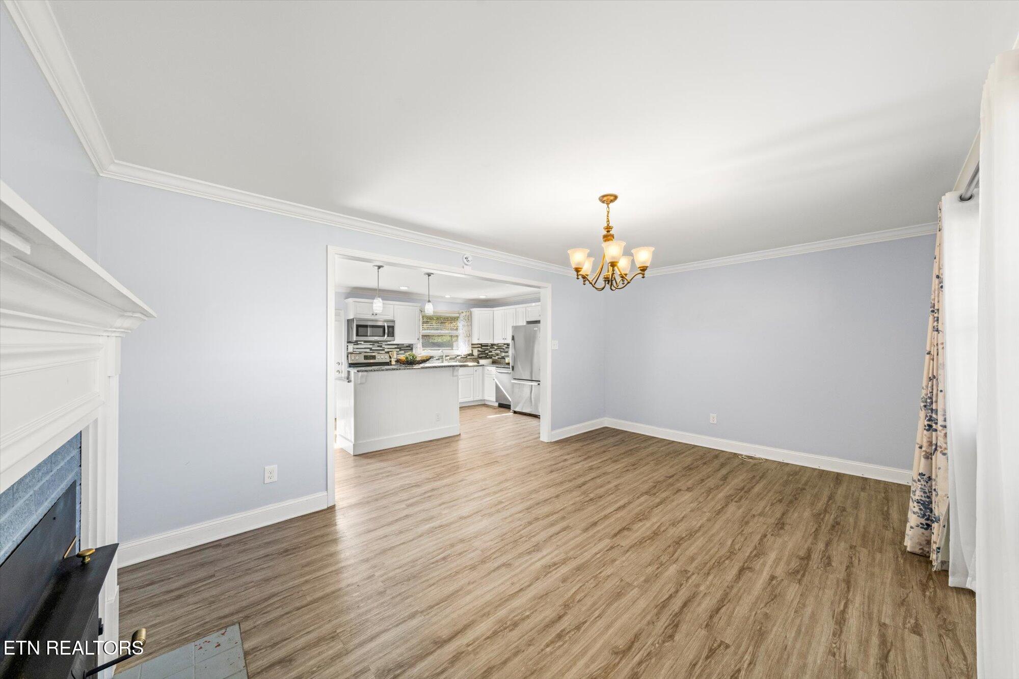 7211 Fairview Rd
