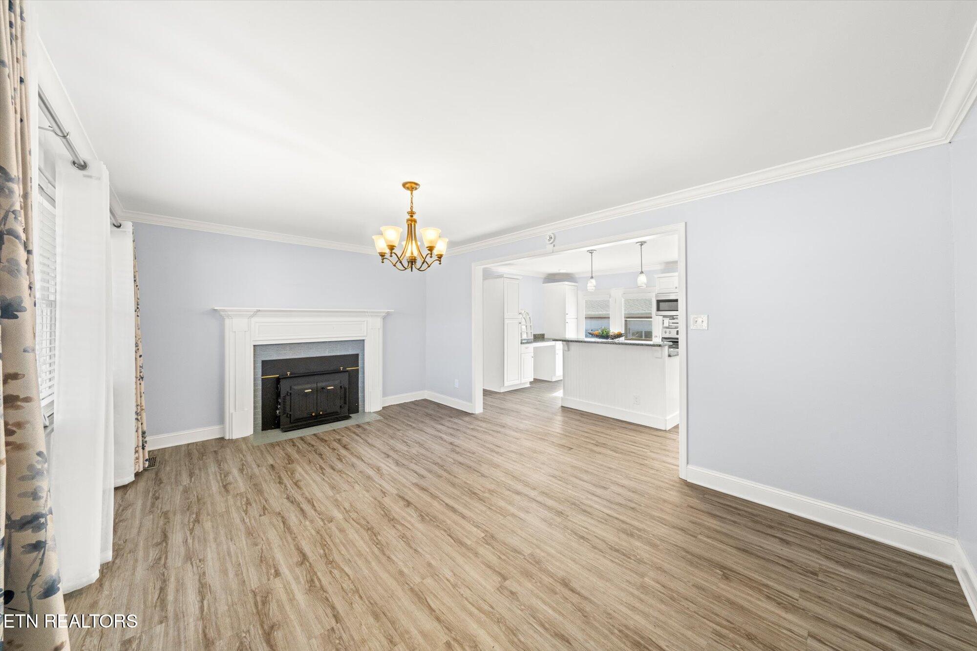 7211 Fairview Rd