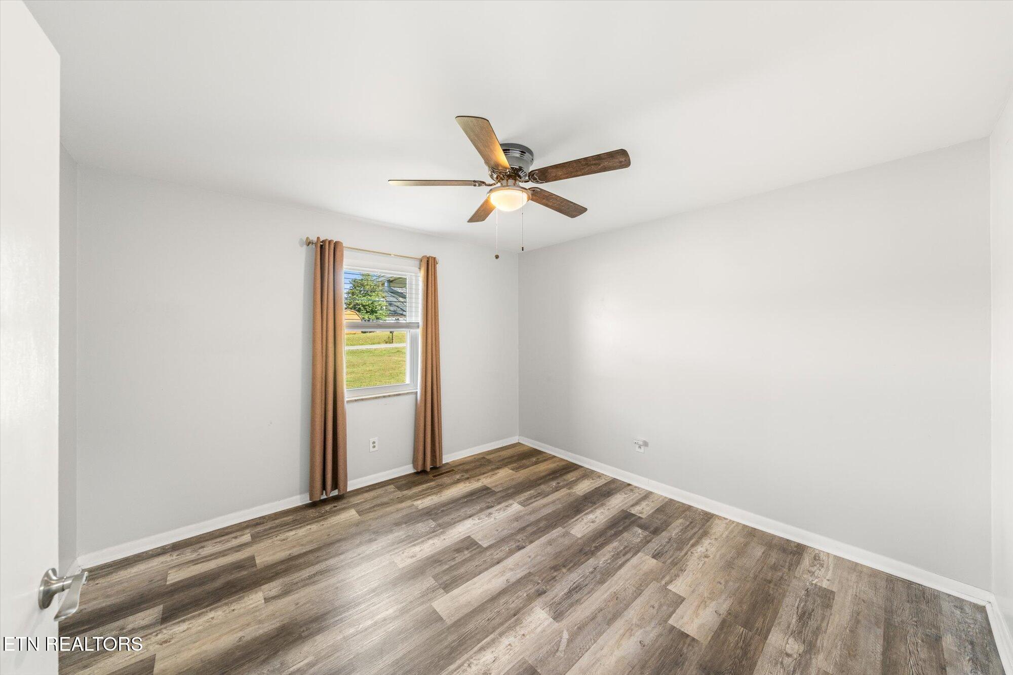 7211 Fairview Rd