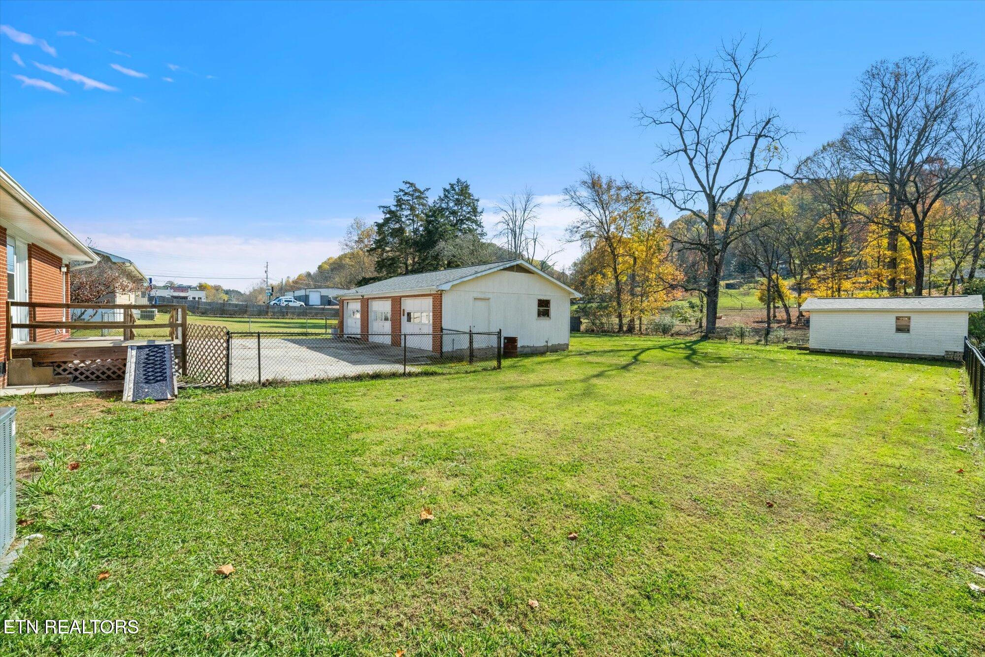 7211 Fairview Rd