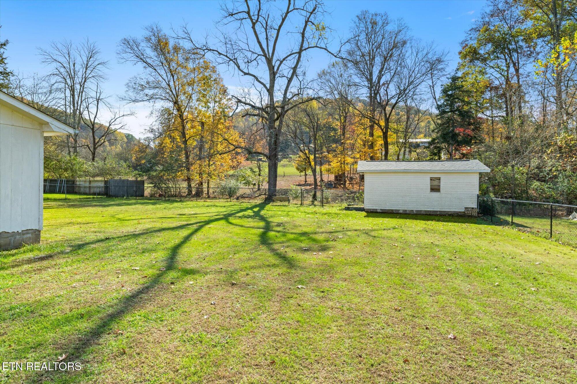 7211 Fairview Rd