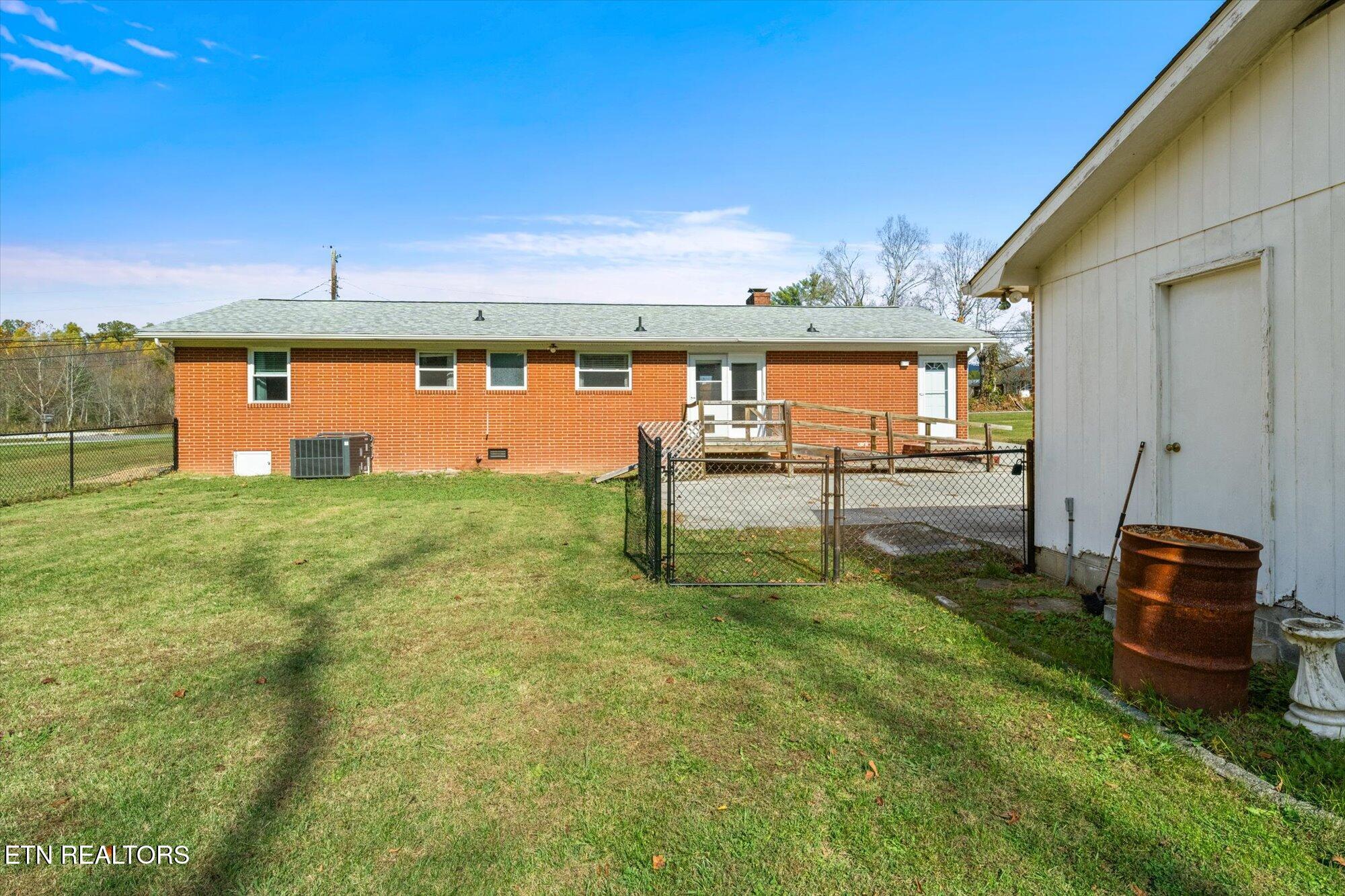 7211 Fairview Rd