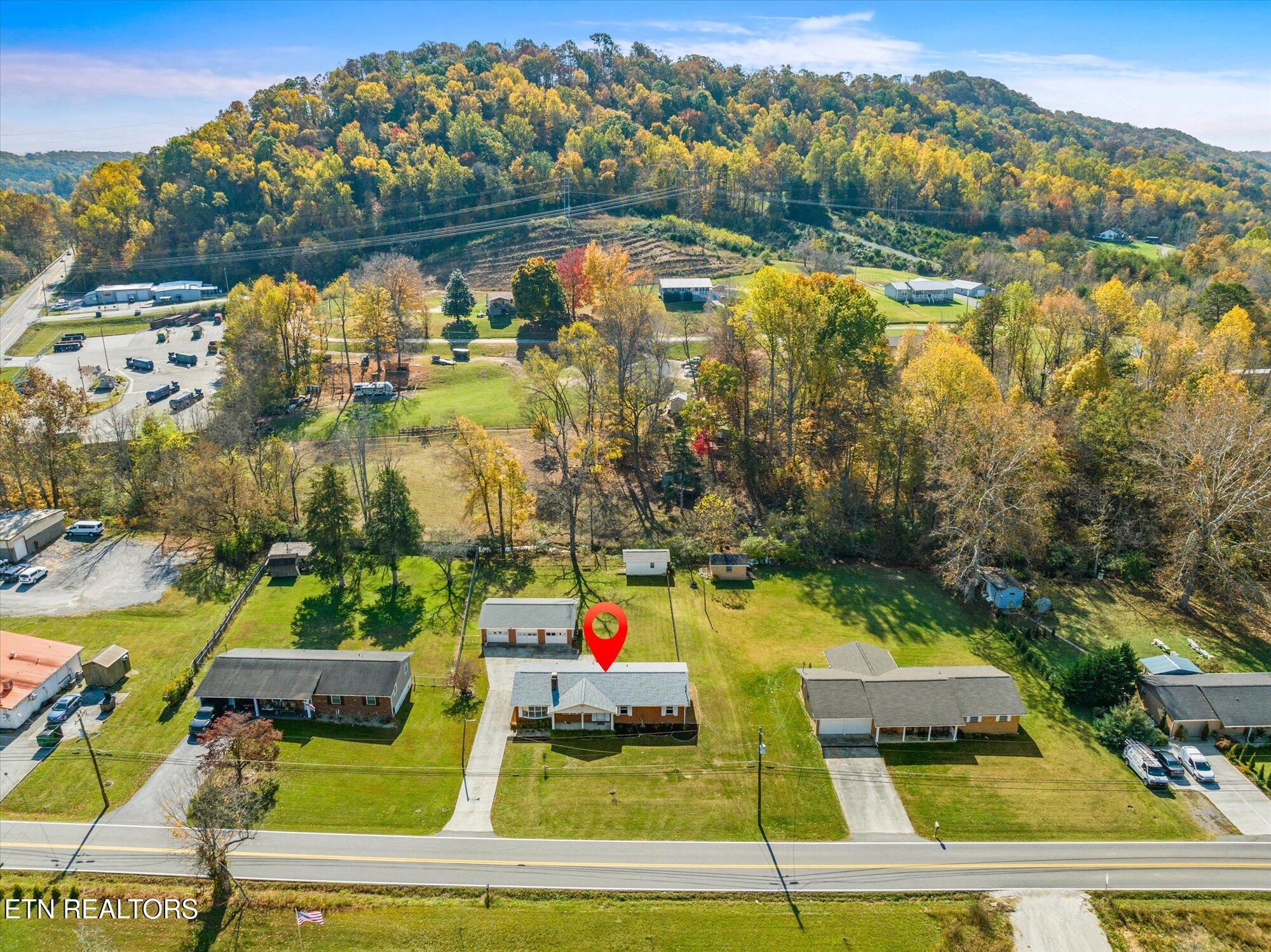 7211 Fairview Rd
