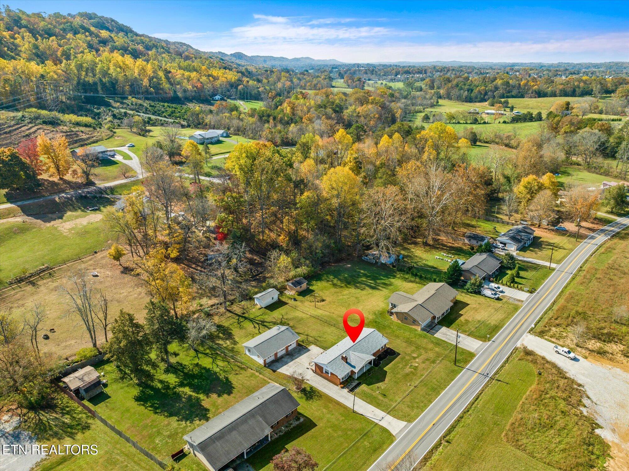 7211 Fairview Rd