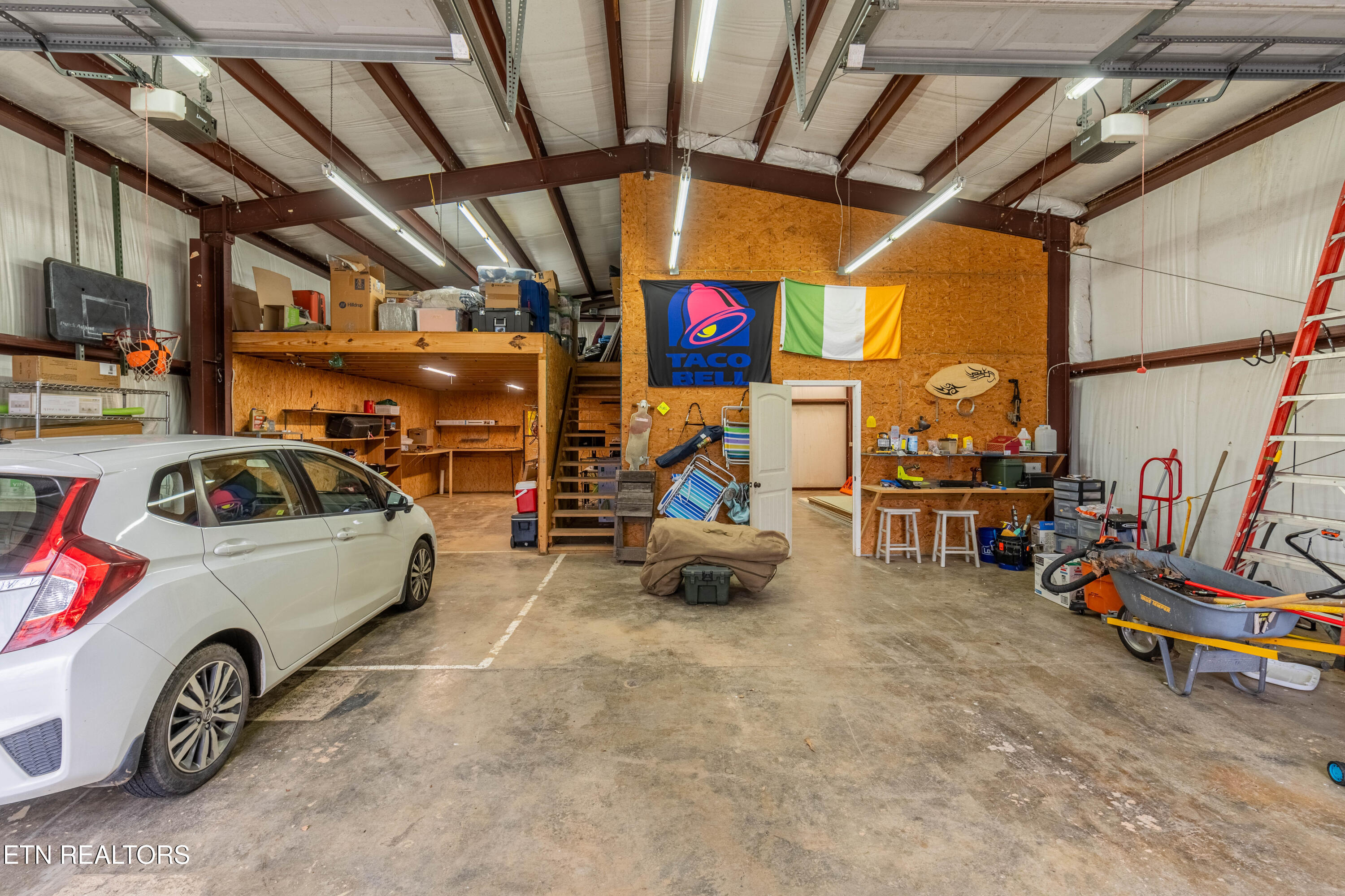 2313 US-411 N