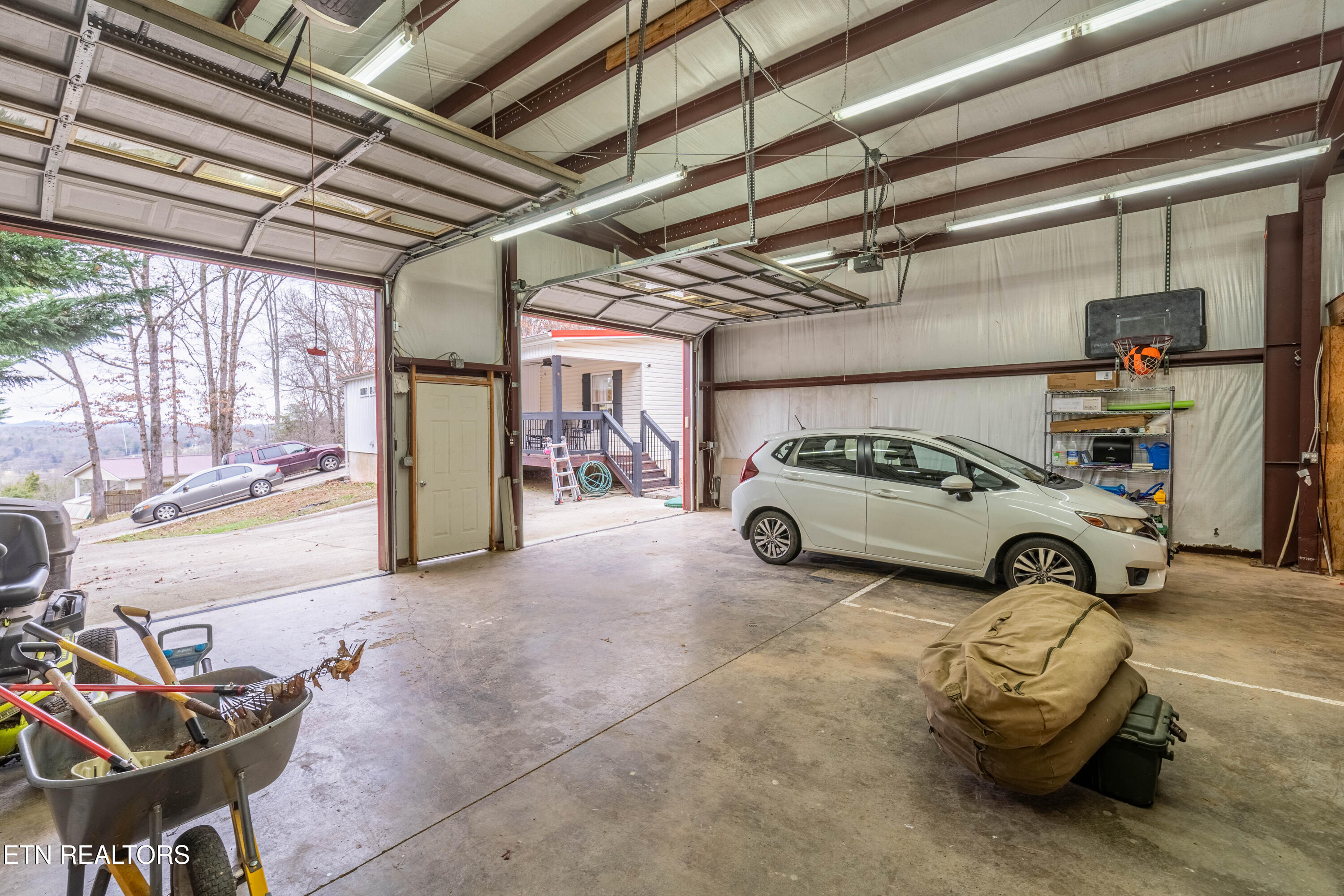 2313 US-411 N