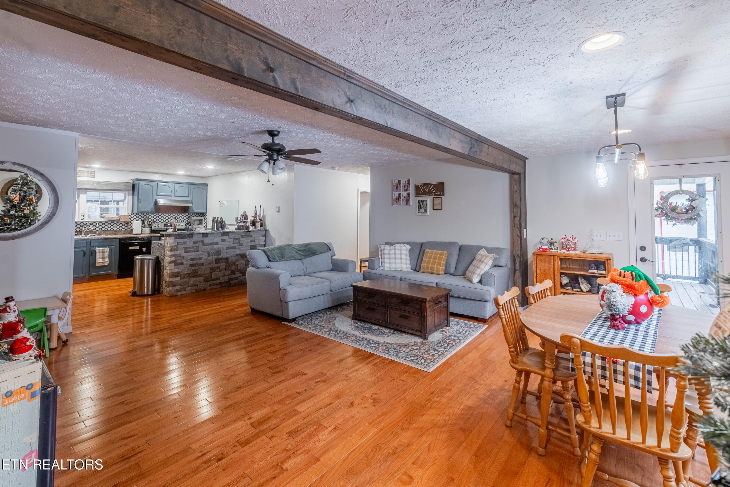 2313 US-411 N