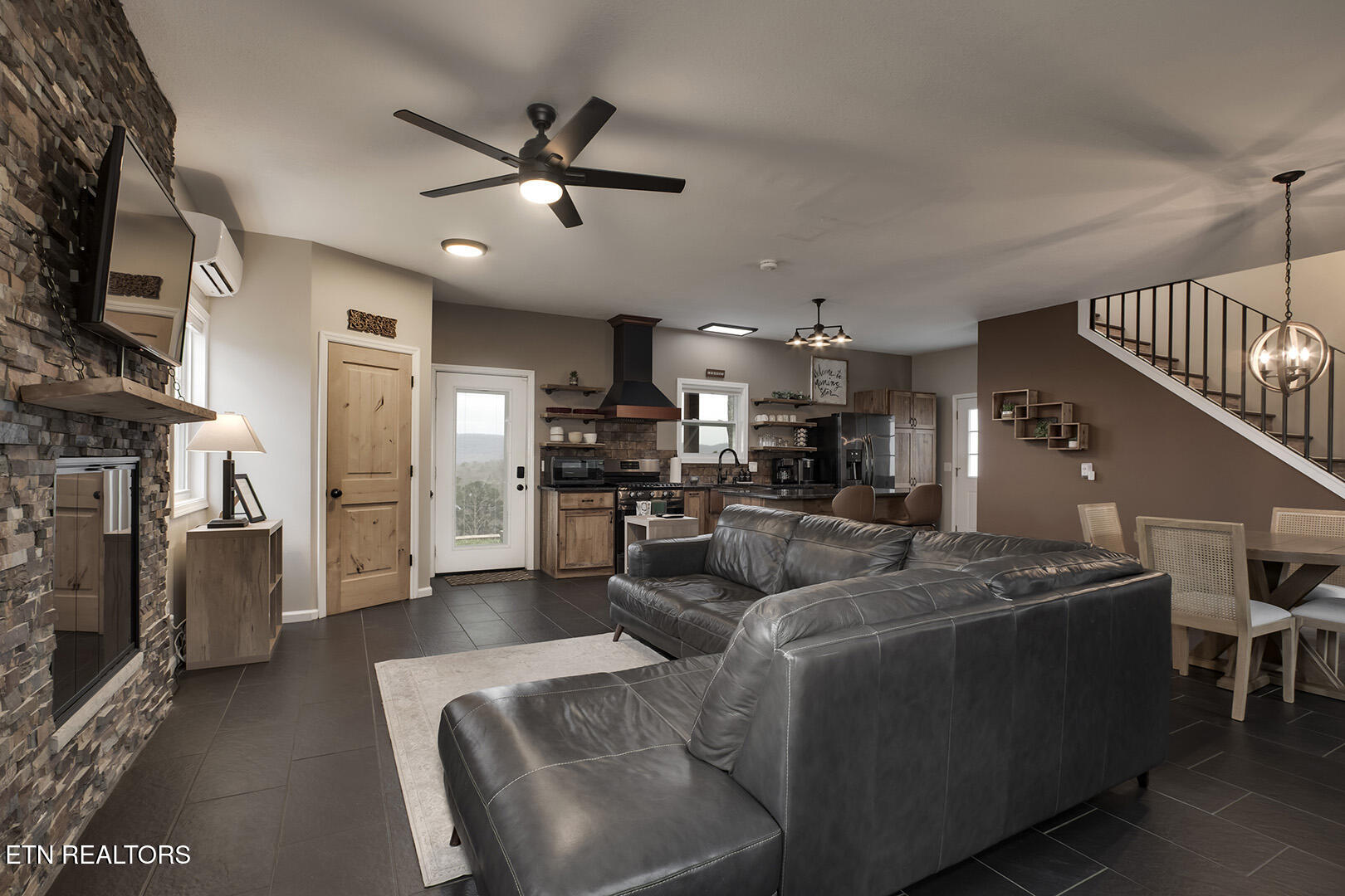 631 Green Ridge Tr
