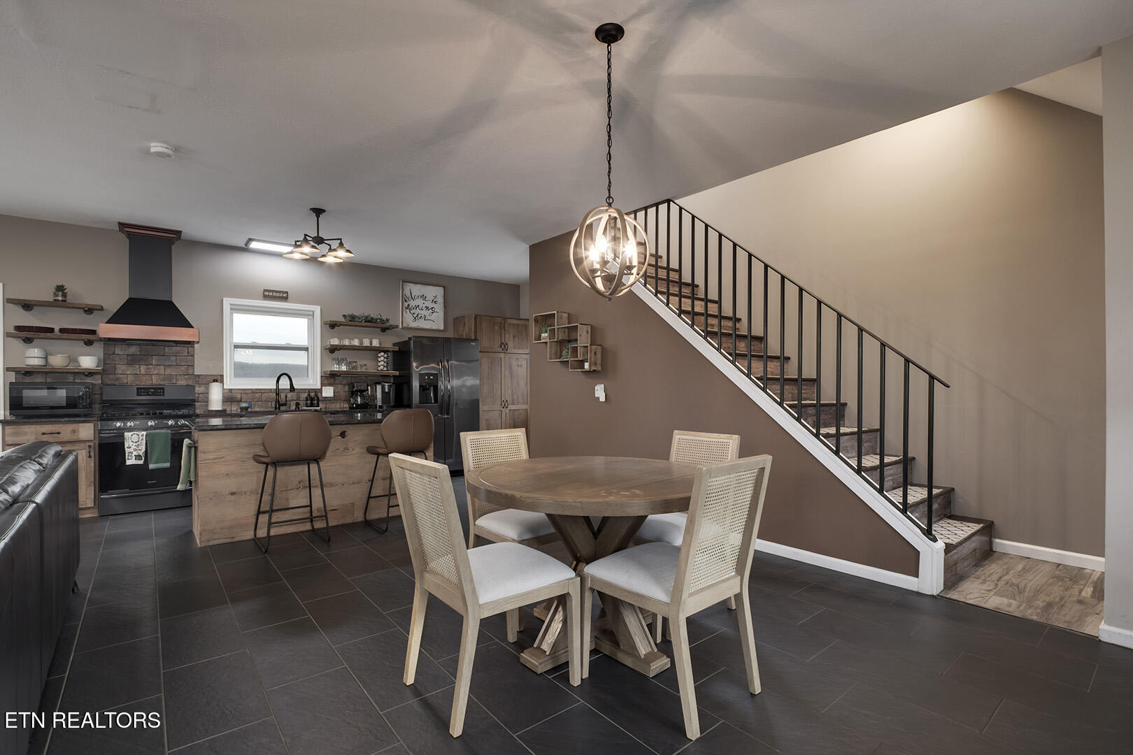 631 Green Ridge Tr