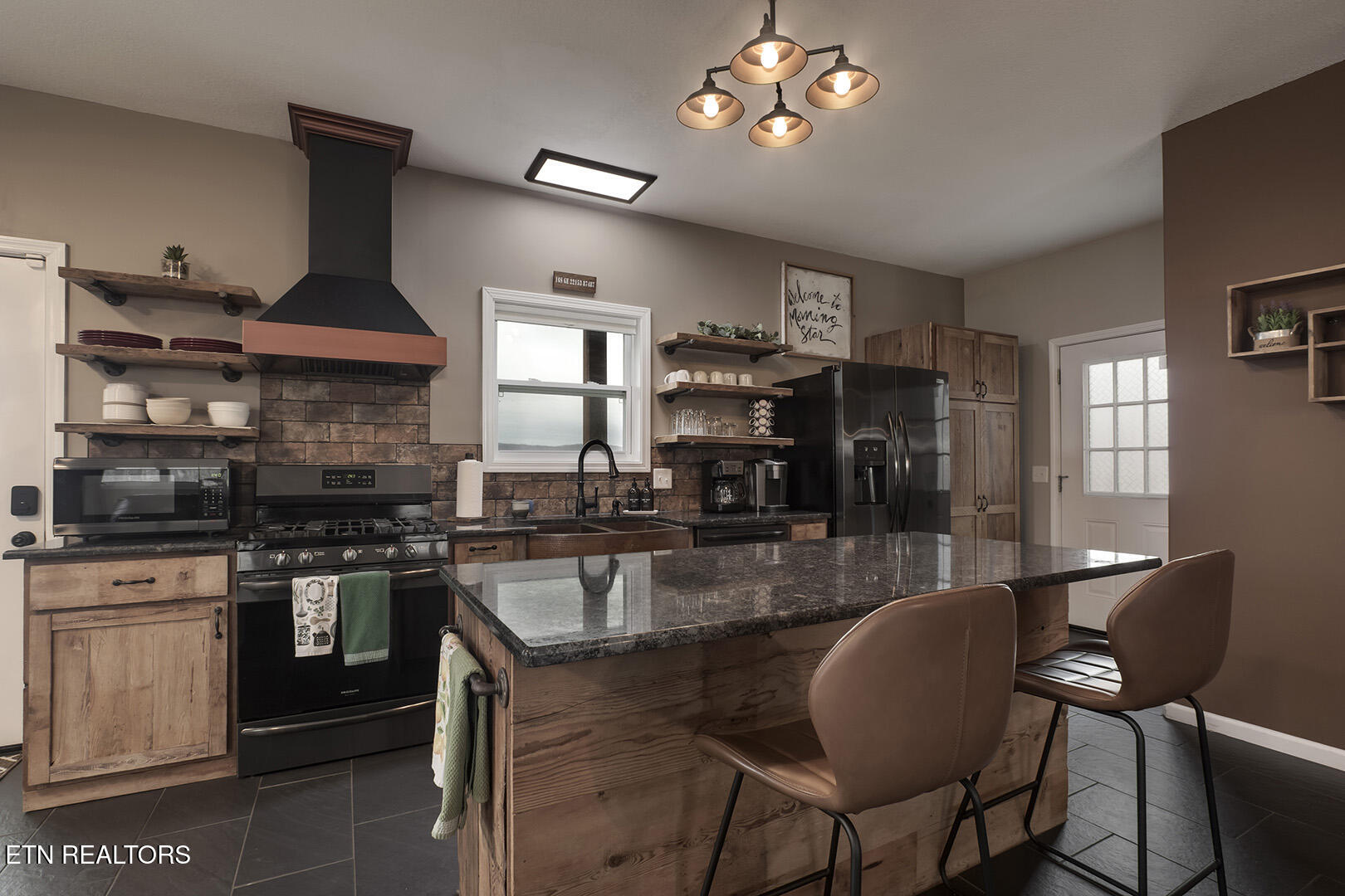 631 Green Ridge Tr
