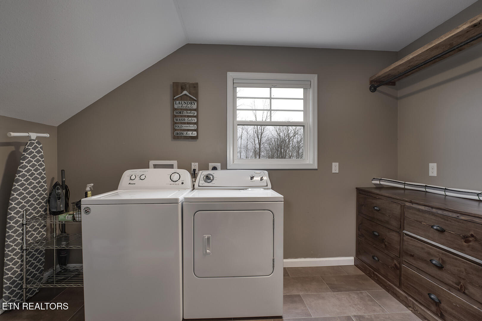 631 Green Ridge Tr