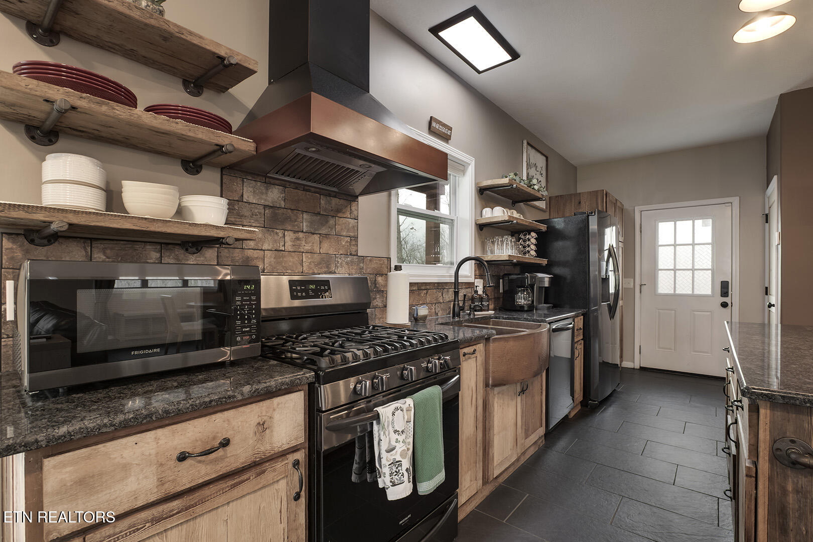 631 Green Ridge Tr