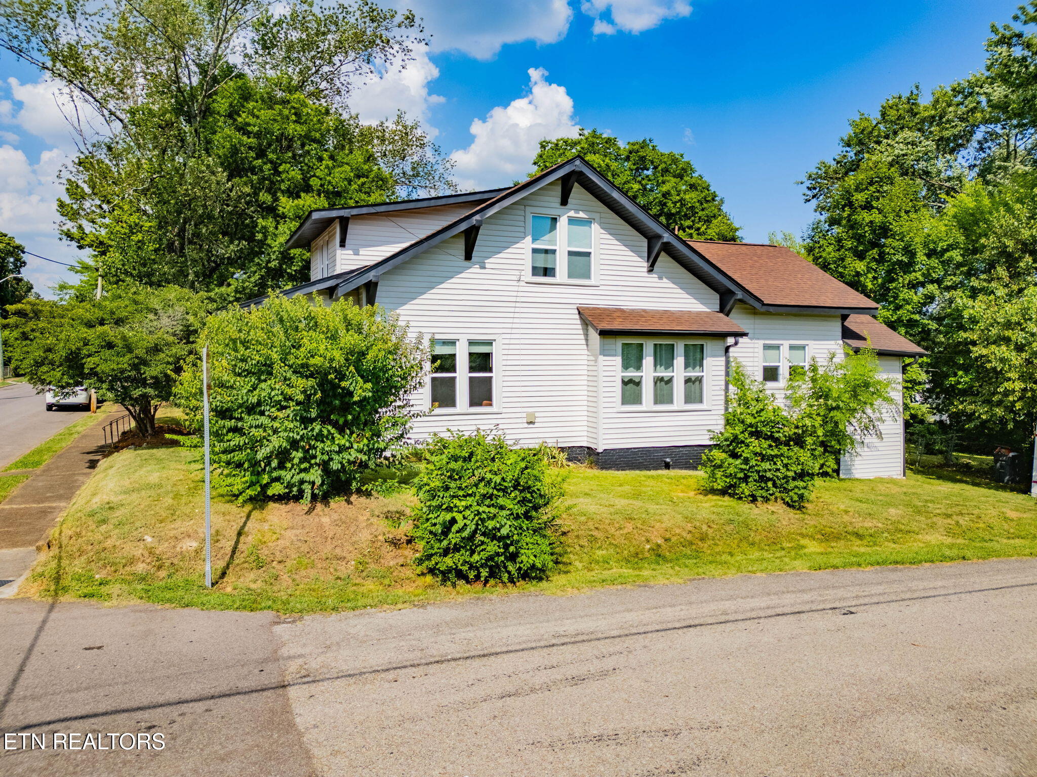 1600 Lawson Ave