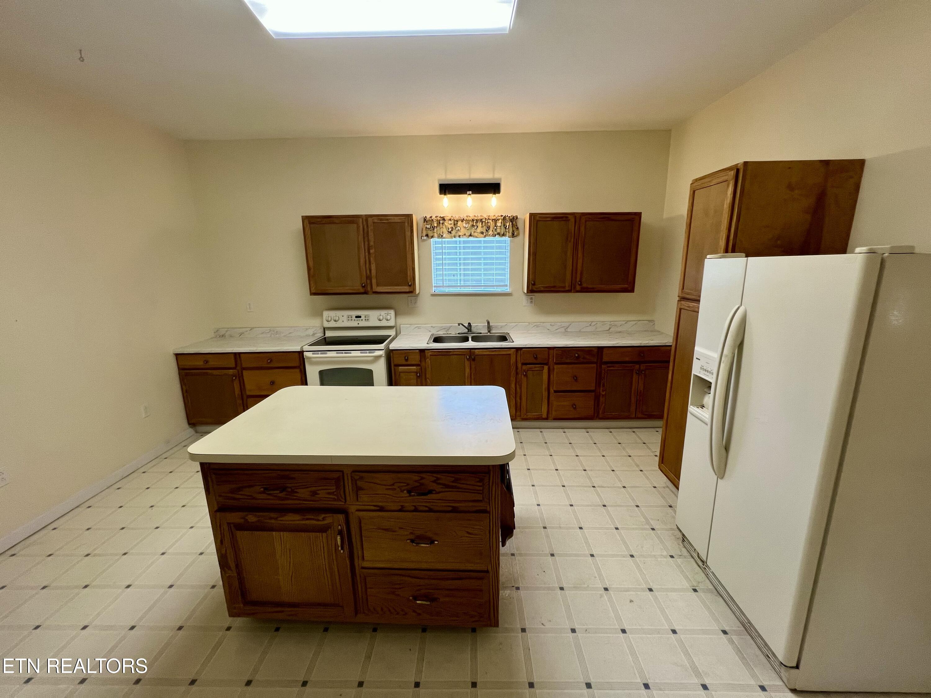 211 Kingston Ave