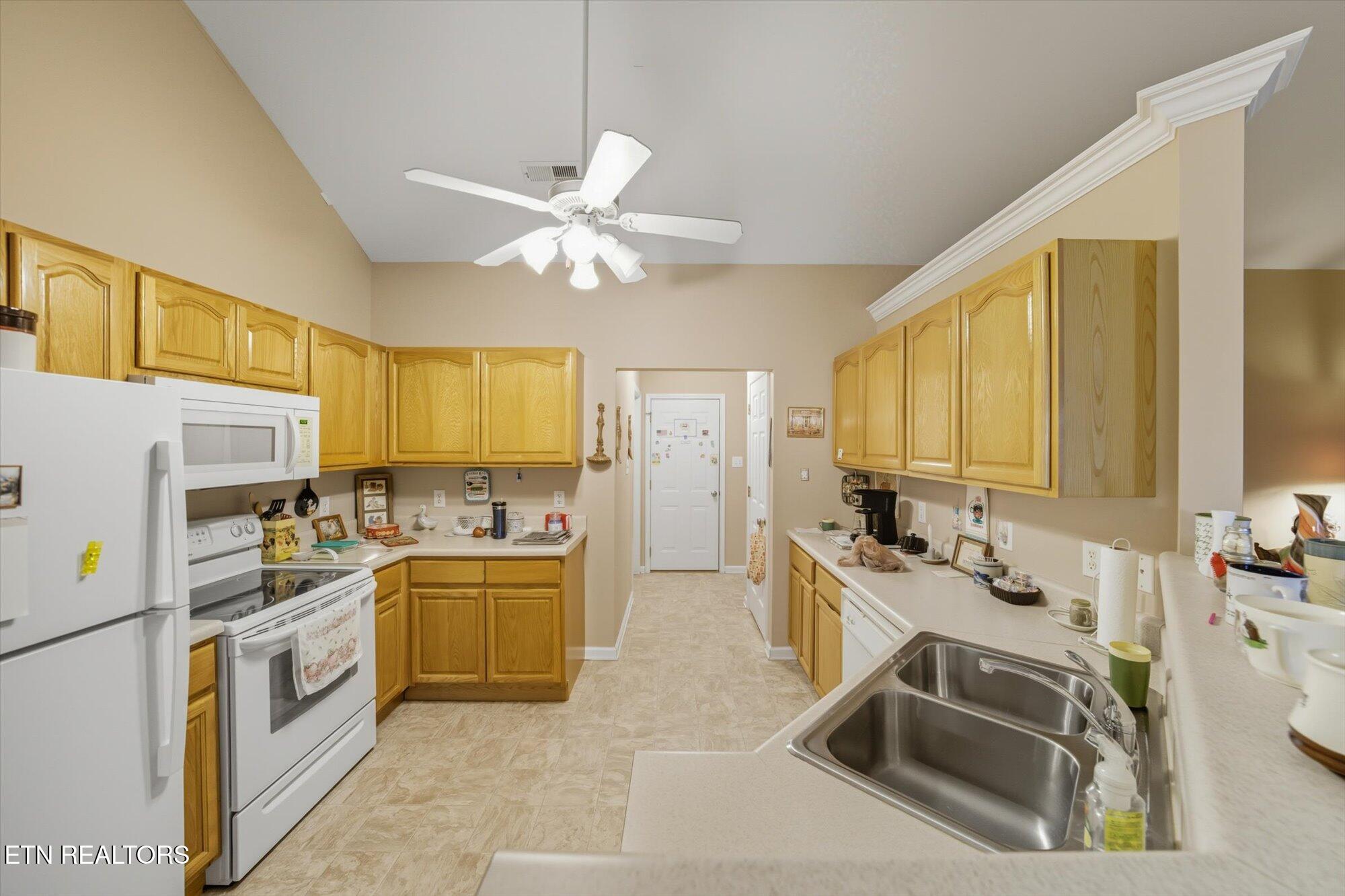 1652 Emerald Pointe Lane