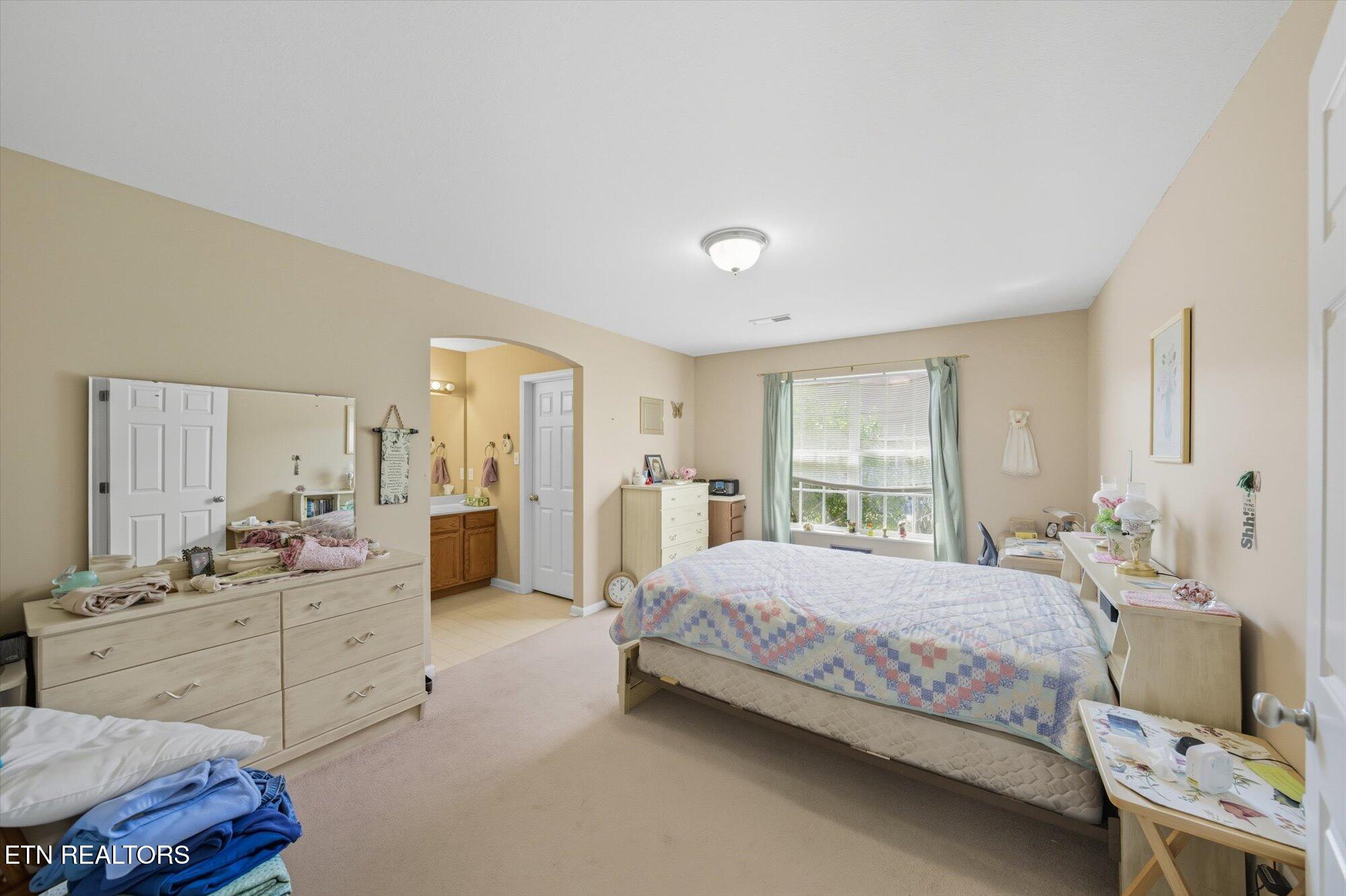 1652 Emerald Pointe Lane