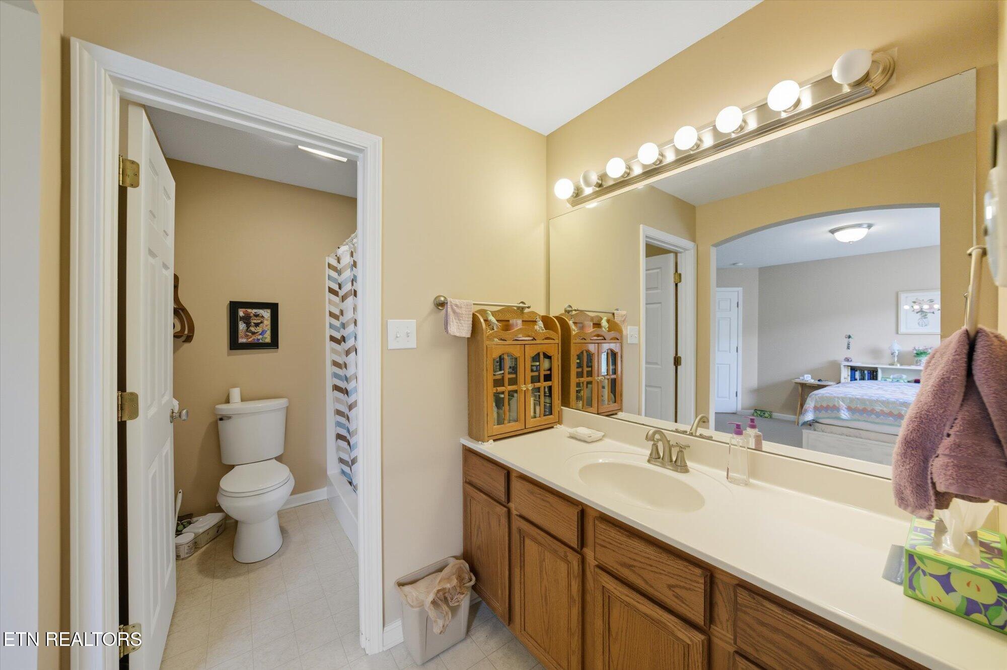 1652 Emerald Pointe Lane