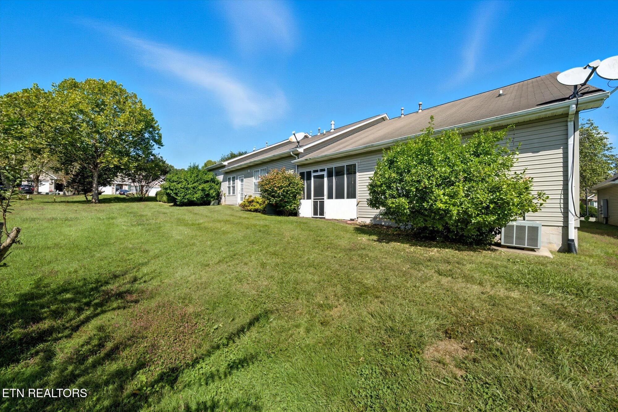 1652 Emerald Pointe Lane