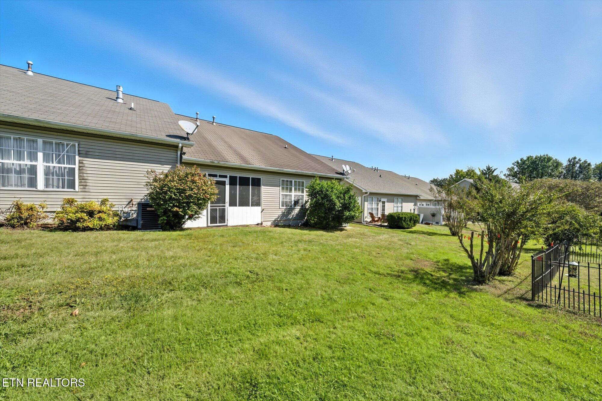 1652 Emerald Pointe Lane